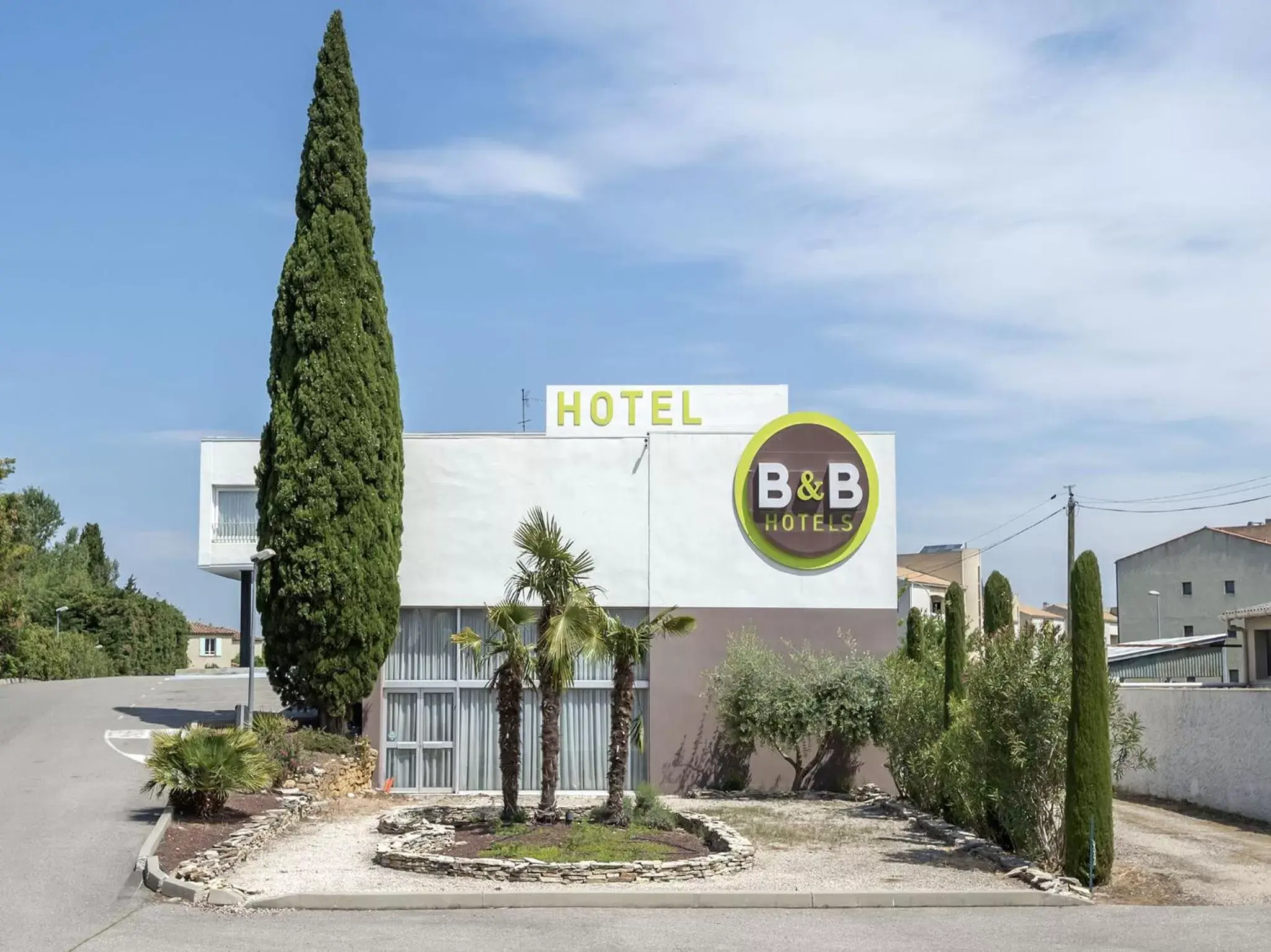 Facade/entrance, Property Logo/Sign in B&B HOTEL Orange - Échangeur A7 A9