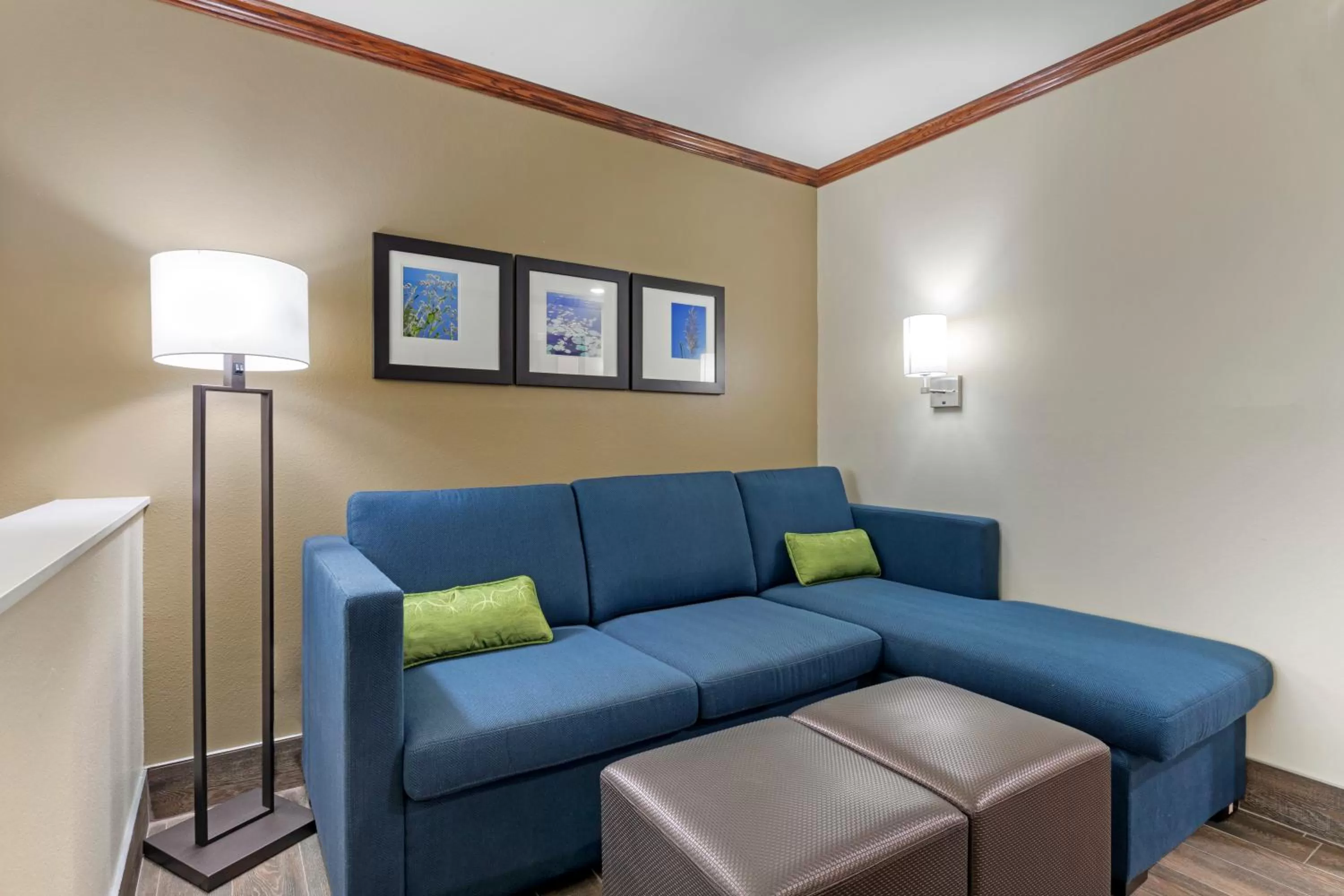 Seating area in Comfort Suites West Monroe near Ike Hamilton Expo Center