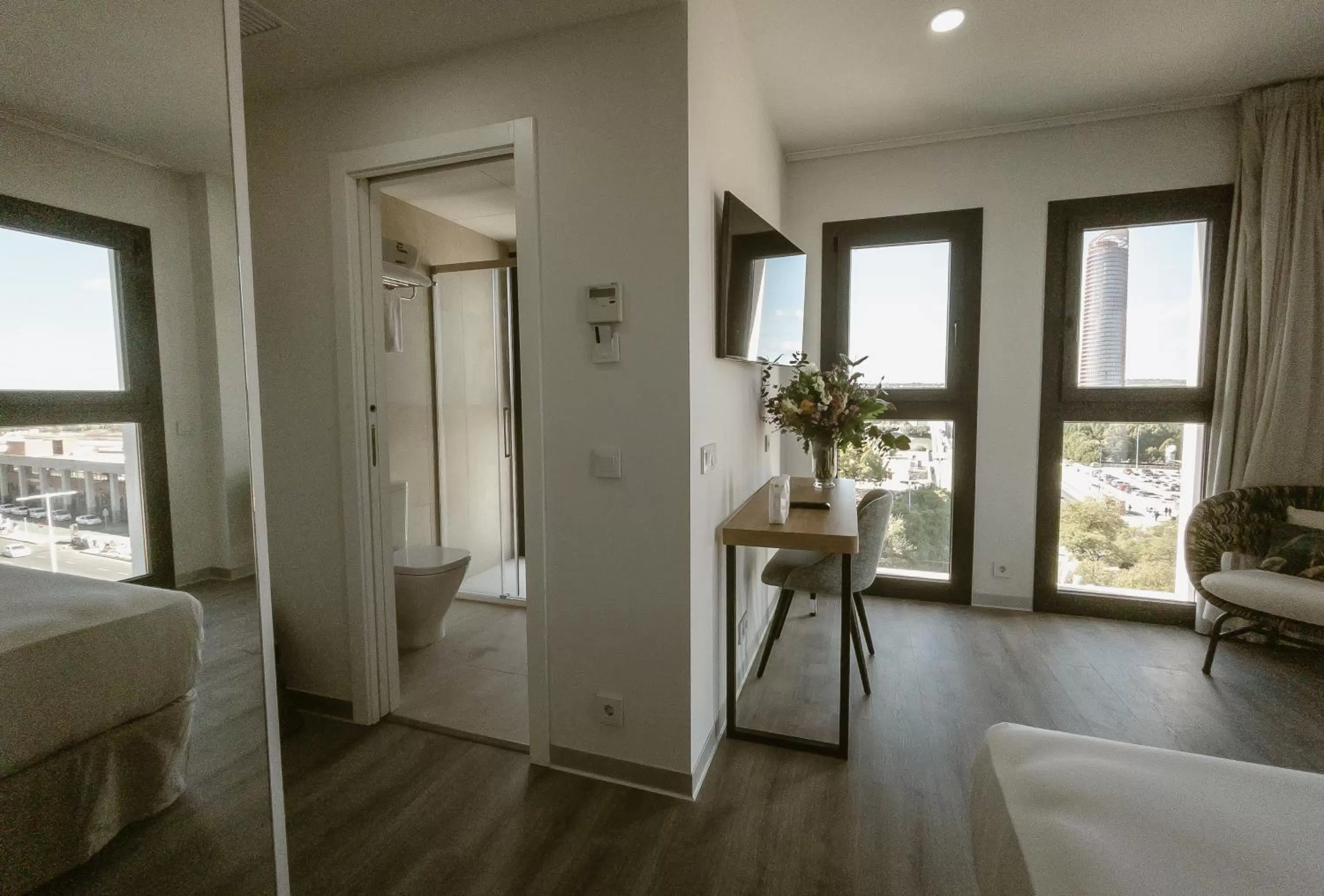 Photo of the whole room, Bed in Petit Palace Vargas