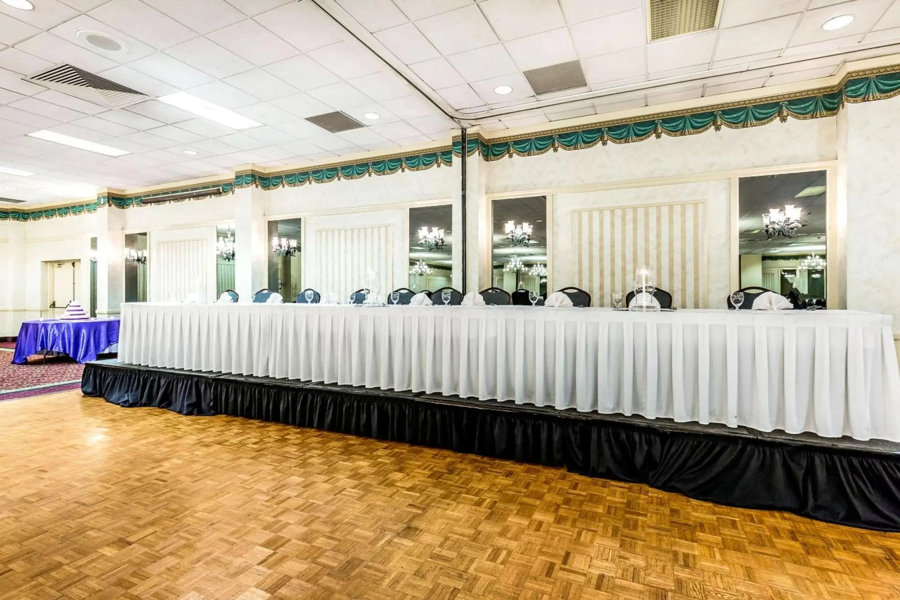 On site, Banquet Facilities in Clarion Inn Frederick Event Center