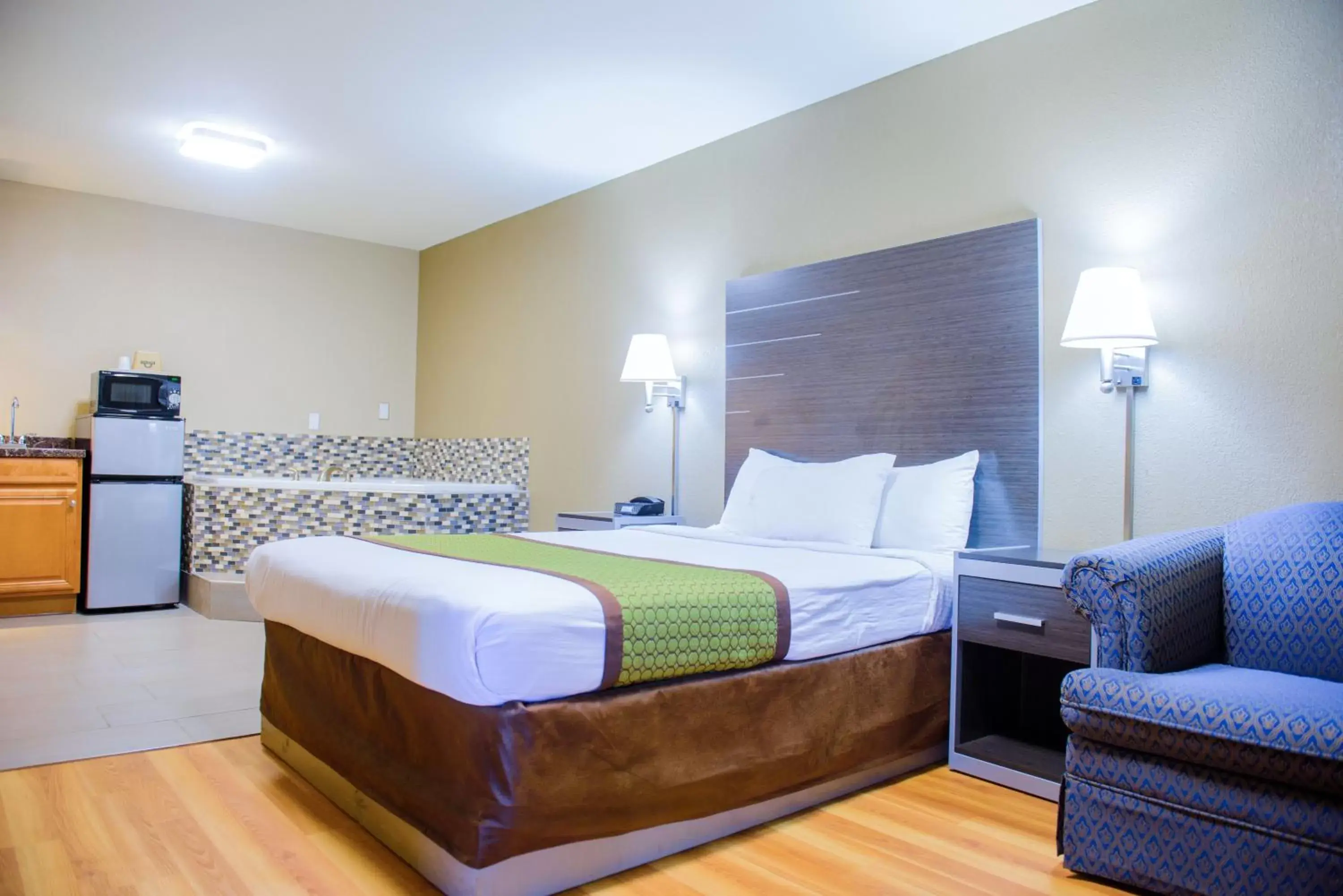 Bed in Days Inn & Suites by Wyndham Athens