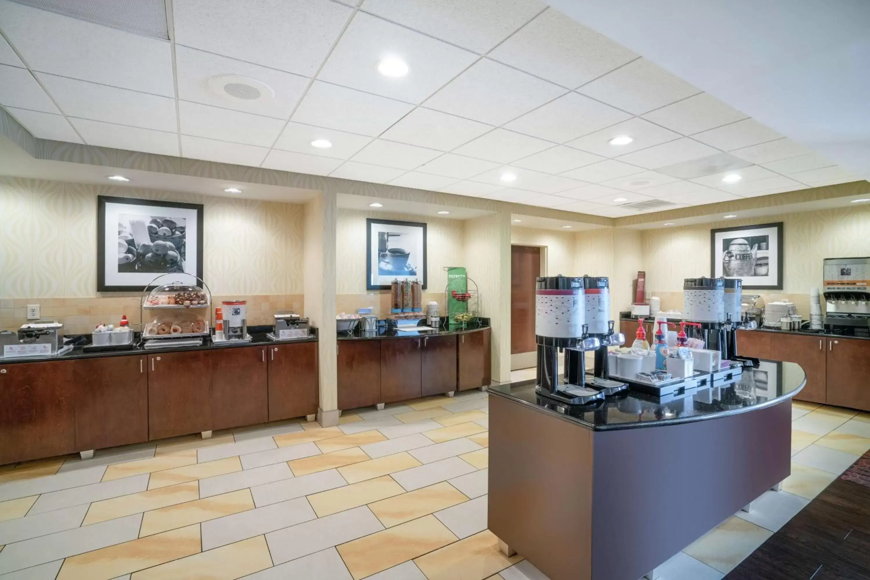 Breakfast, Restaurant/Places to Eat in Hampton Inn Richmond - Airport