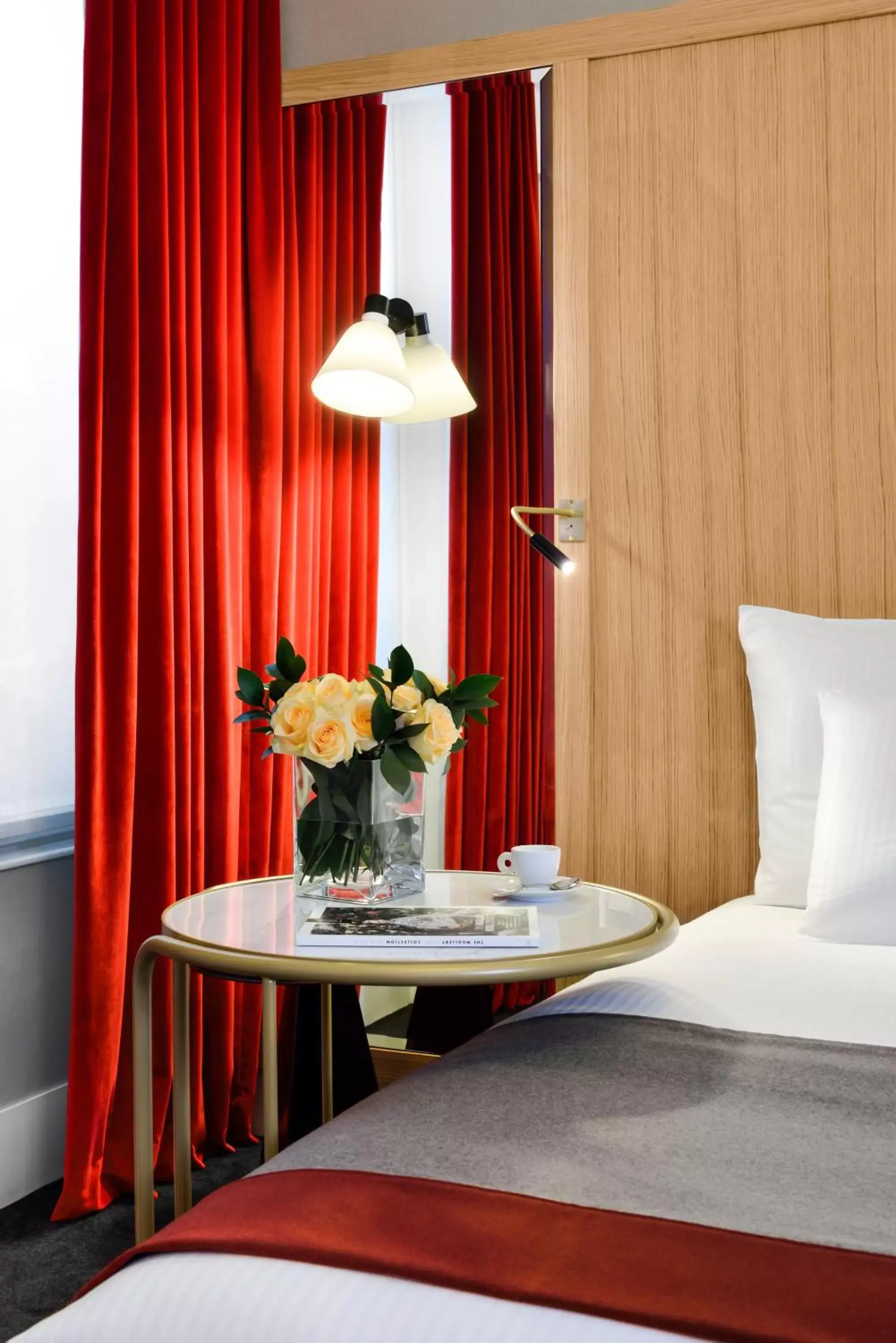 Bedroom in Hôtel l'Echiquier Opéra Paris - MGallery
