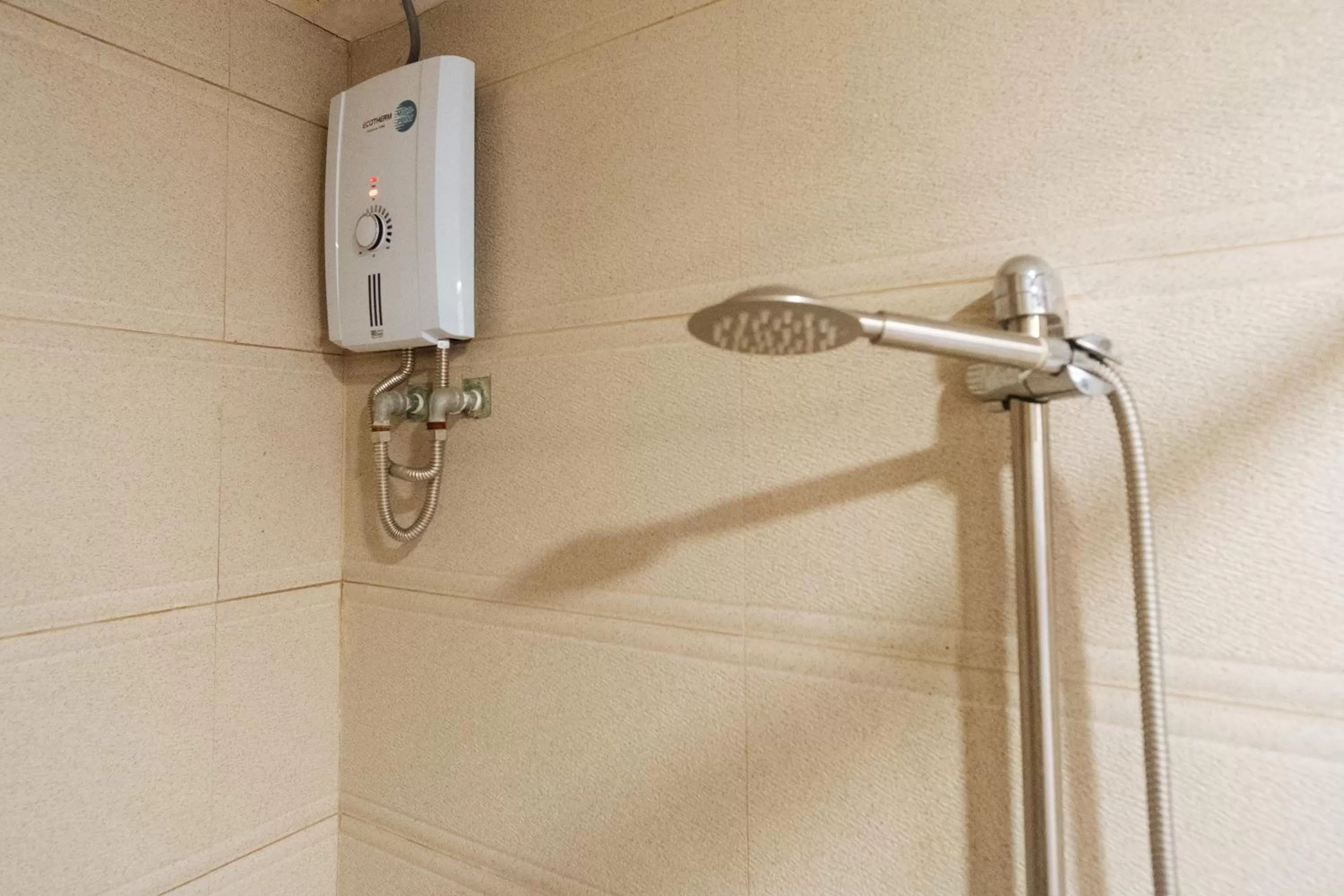 Shower in Northpointe Residences