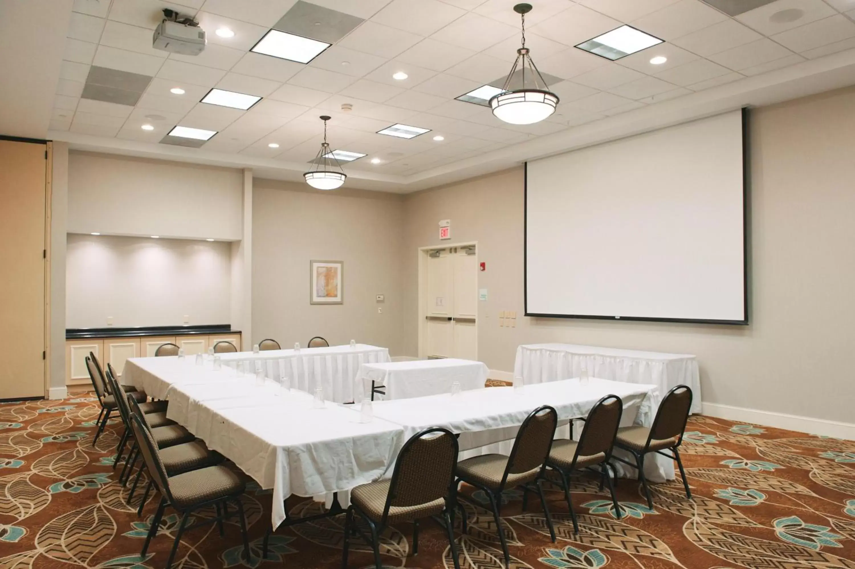 Meeting/conference room in Holiday Inn Effingham, an IHG Hotel