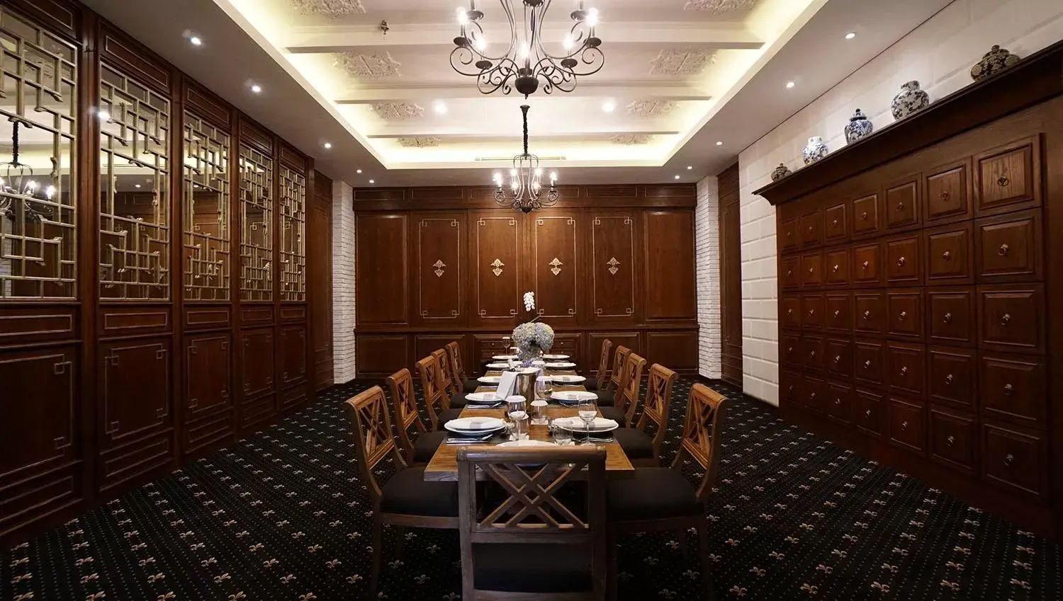 Meeting/conference room, Restaurant/Places to Eat in THE 1O1 Bogor Suryakancana