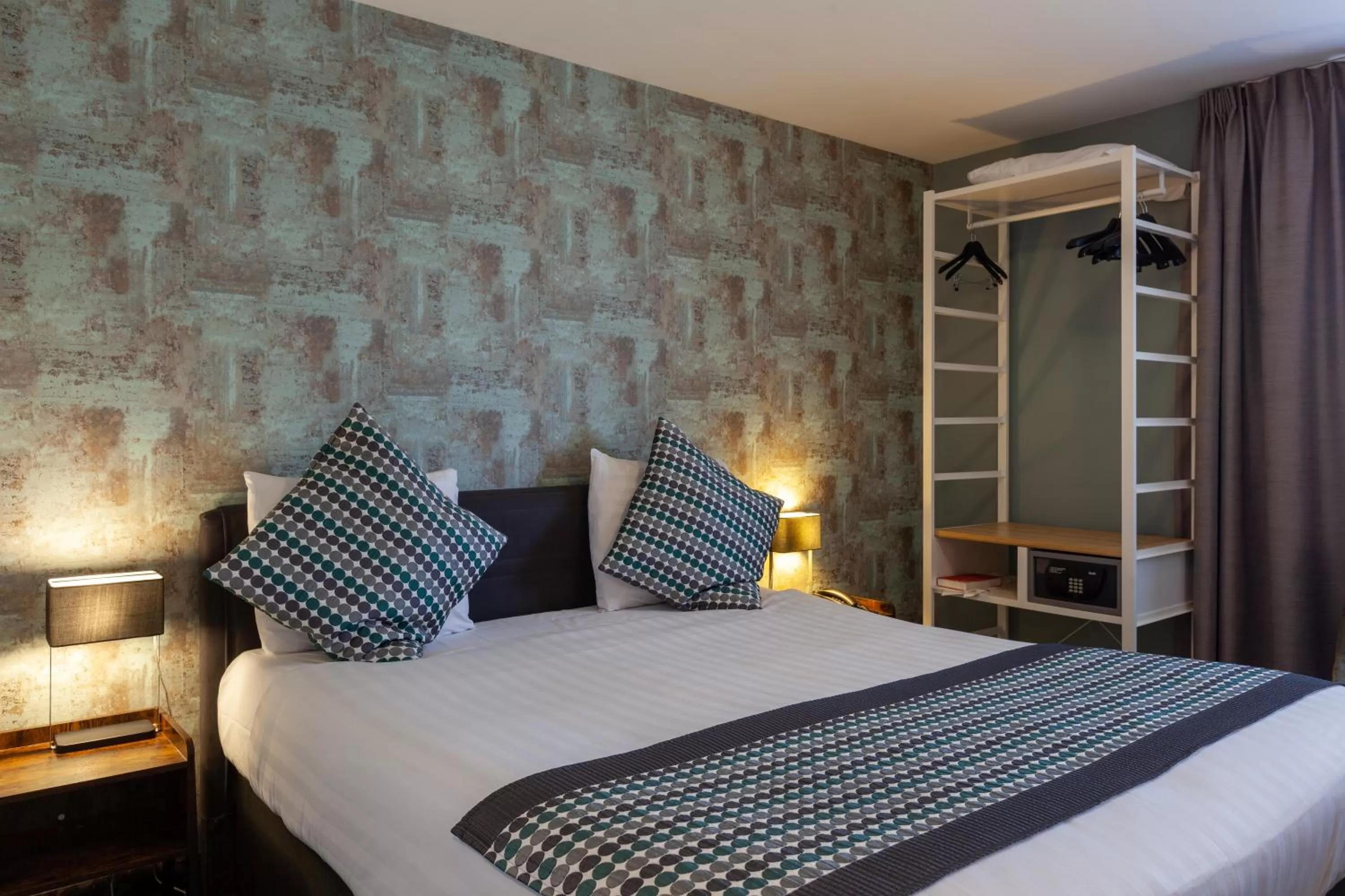 Bedroom, Bed in Amsterdam Hotel Uithoorn