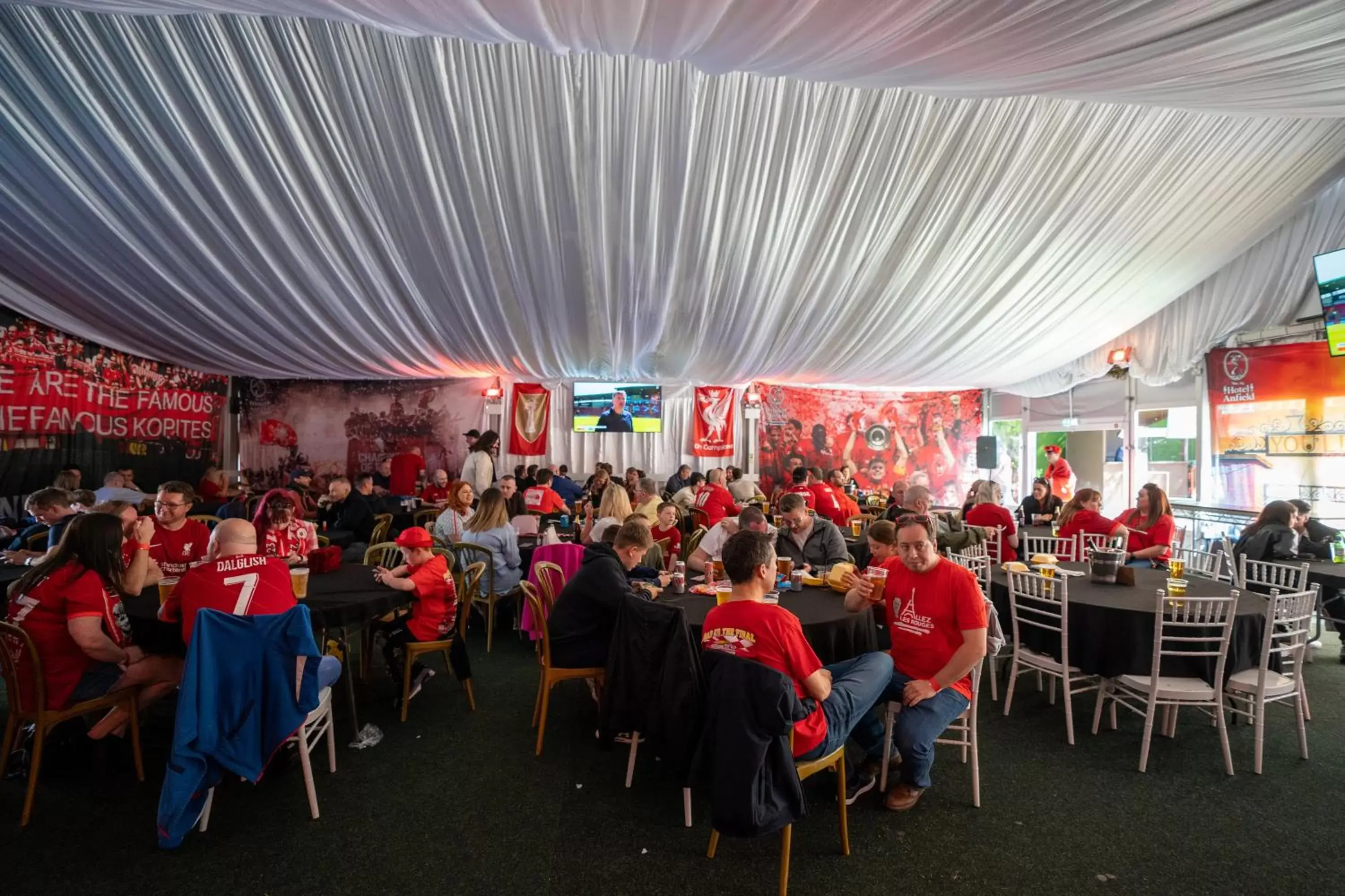 Restaurant/Places to Eat in Hotel Anfield