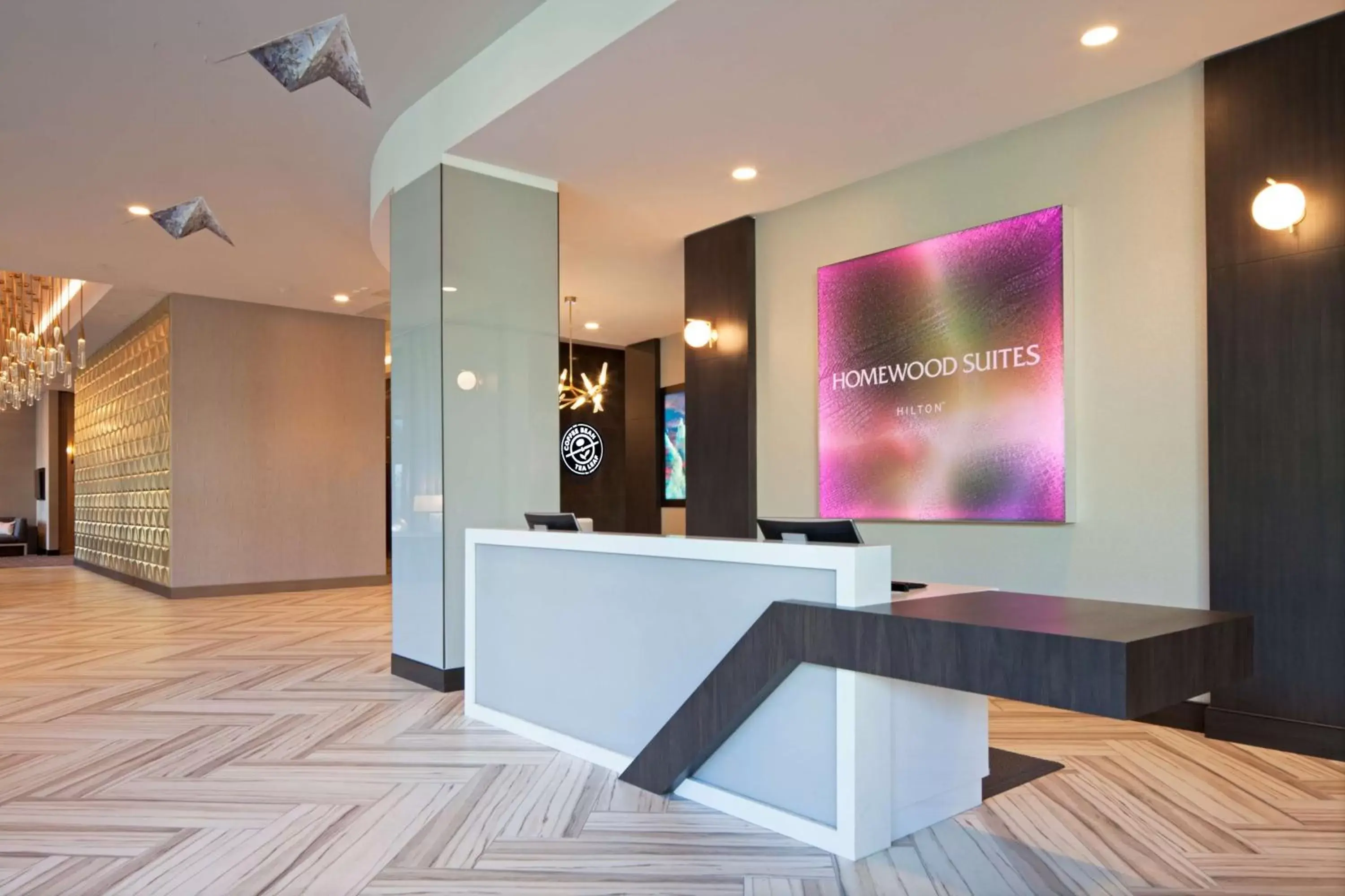Lobby or reception, TV/Entertainment Center in Homewood Suites By Hilton Los Angeles International Airport