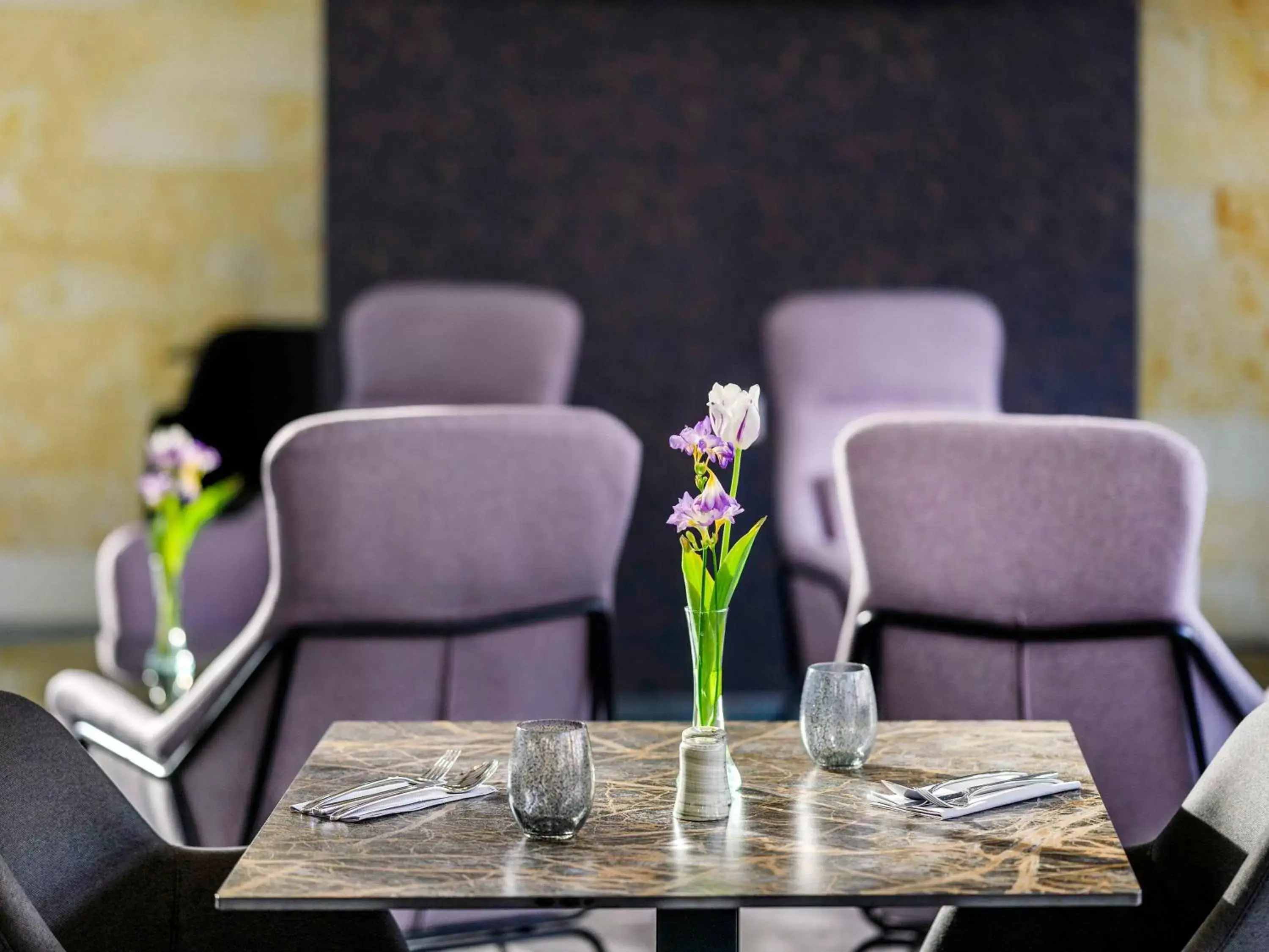 Restaurant/places to eat, Seating Area in Mercure Tokaj Center