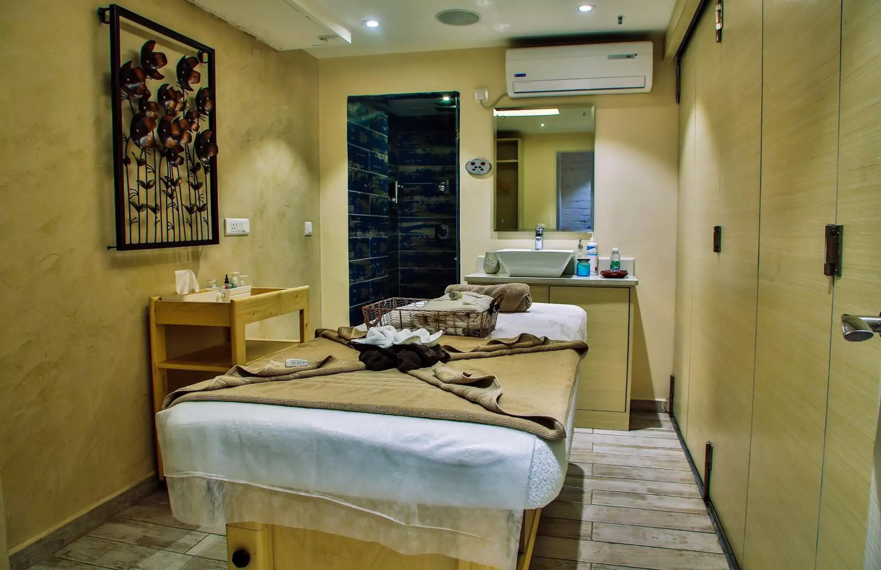 Massage, Bed in Daspalla Hyderabad