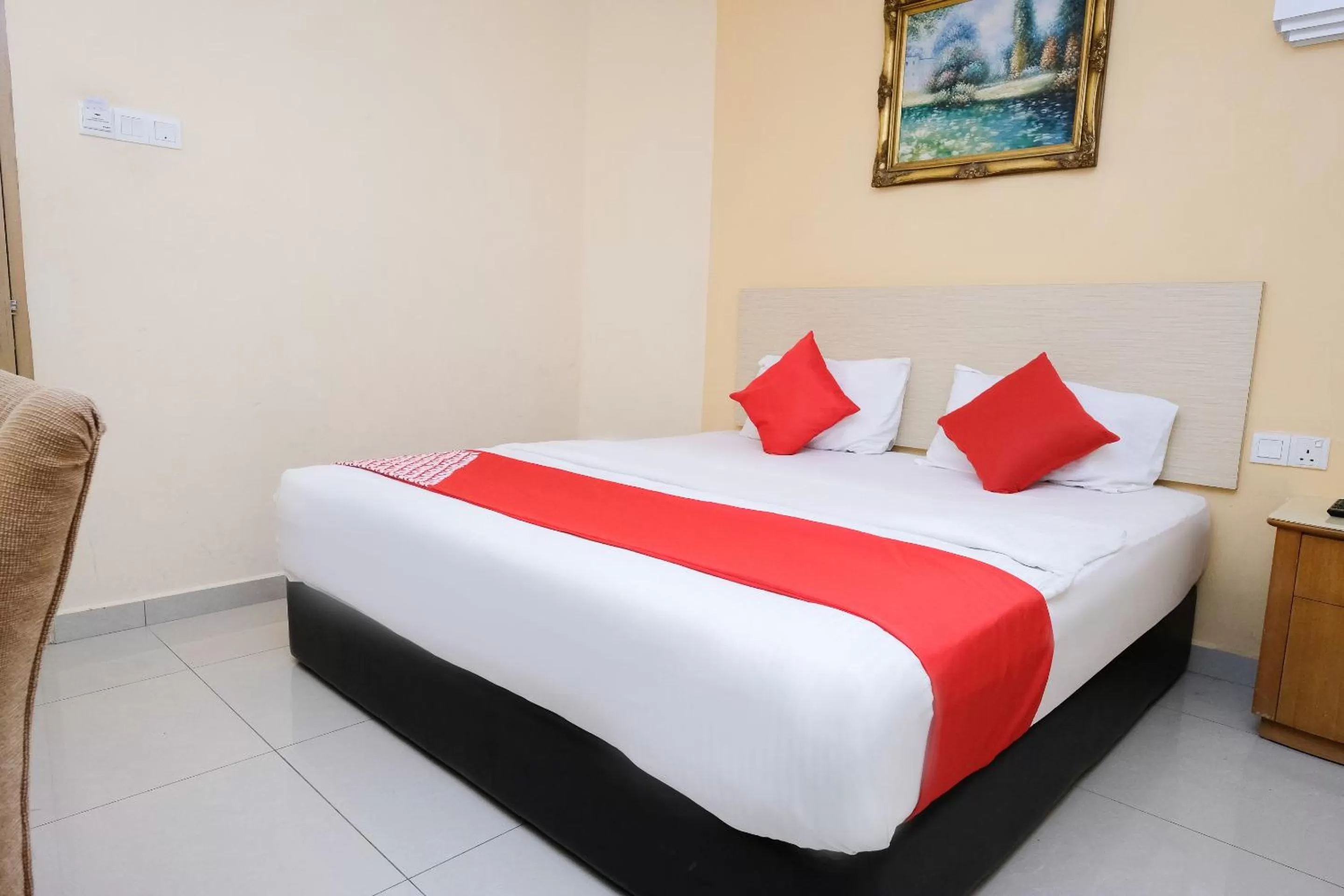 Bedroom in Super OYO 635 Seven Days Hotel