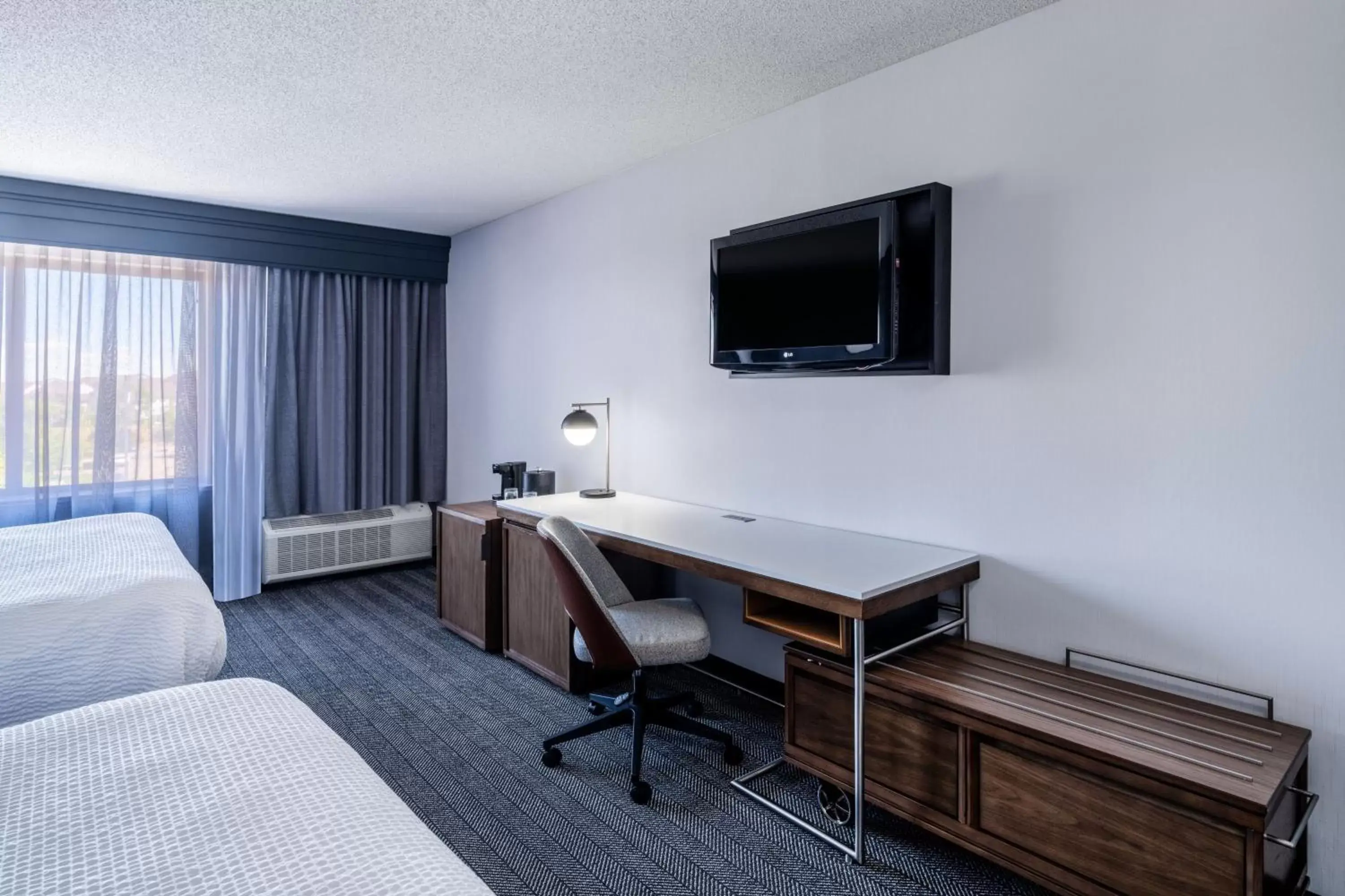 Photo of the whole room, TV/Entertainment Center in Courtyard by Marriott Colorado Springs South