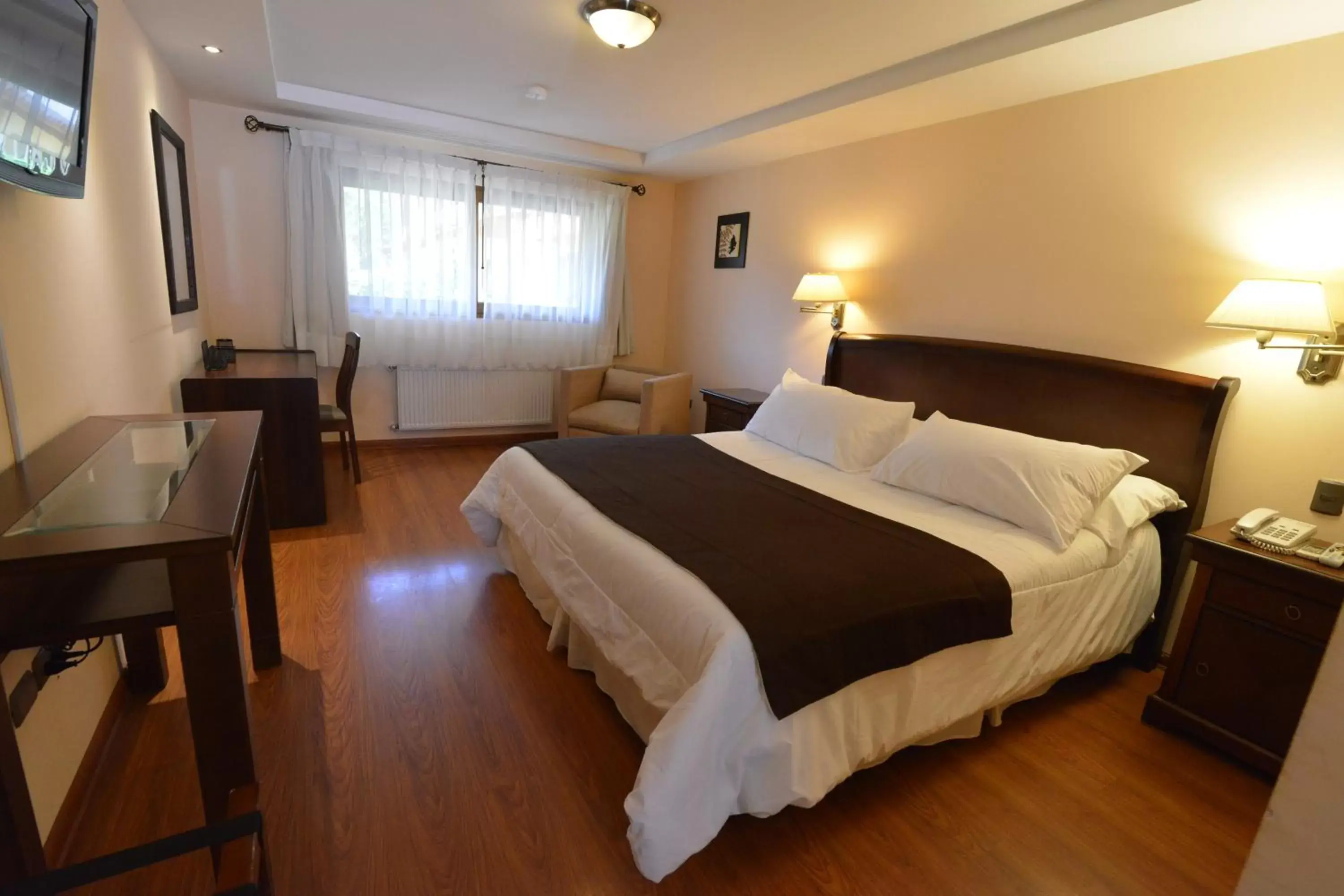 Bedroom, Bed in Howard Johnson Hotel Rinconada de Los Andes