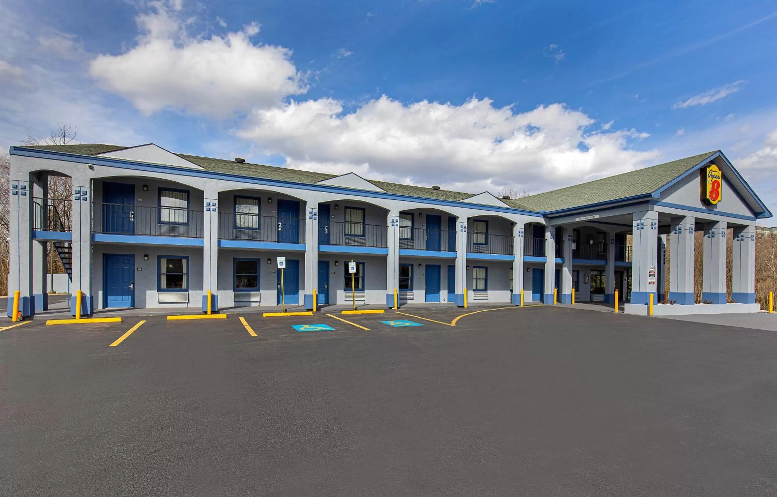 Property building in Super 8 by Wyndham Nashville West