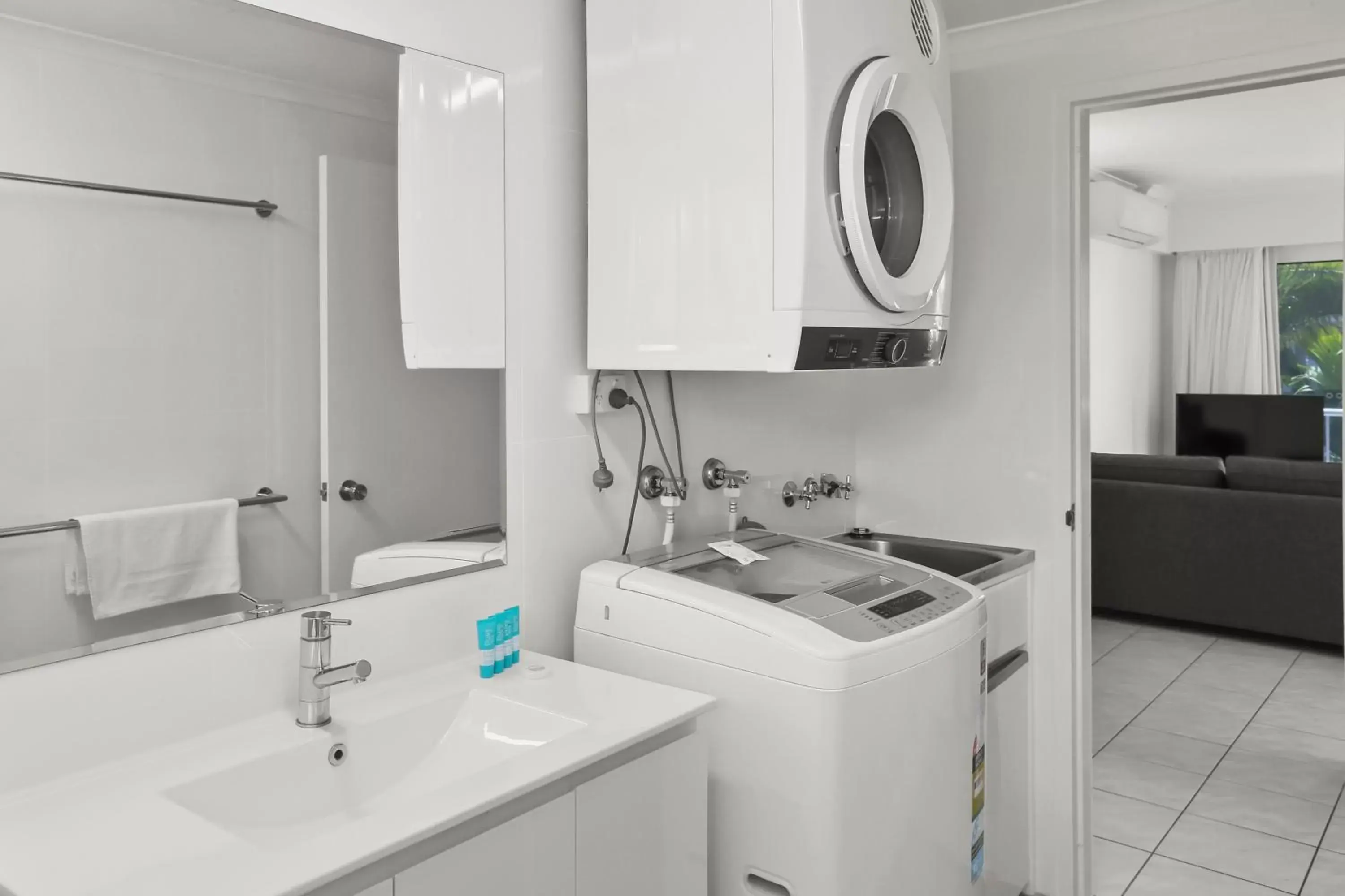 Bathroom in Agincourt Beachfront Apartments