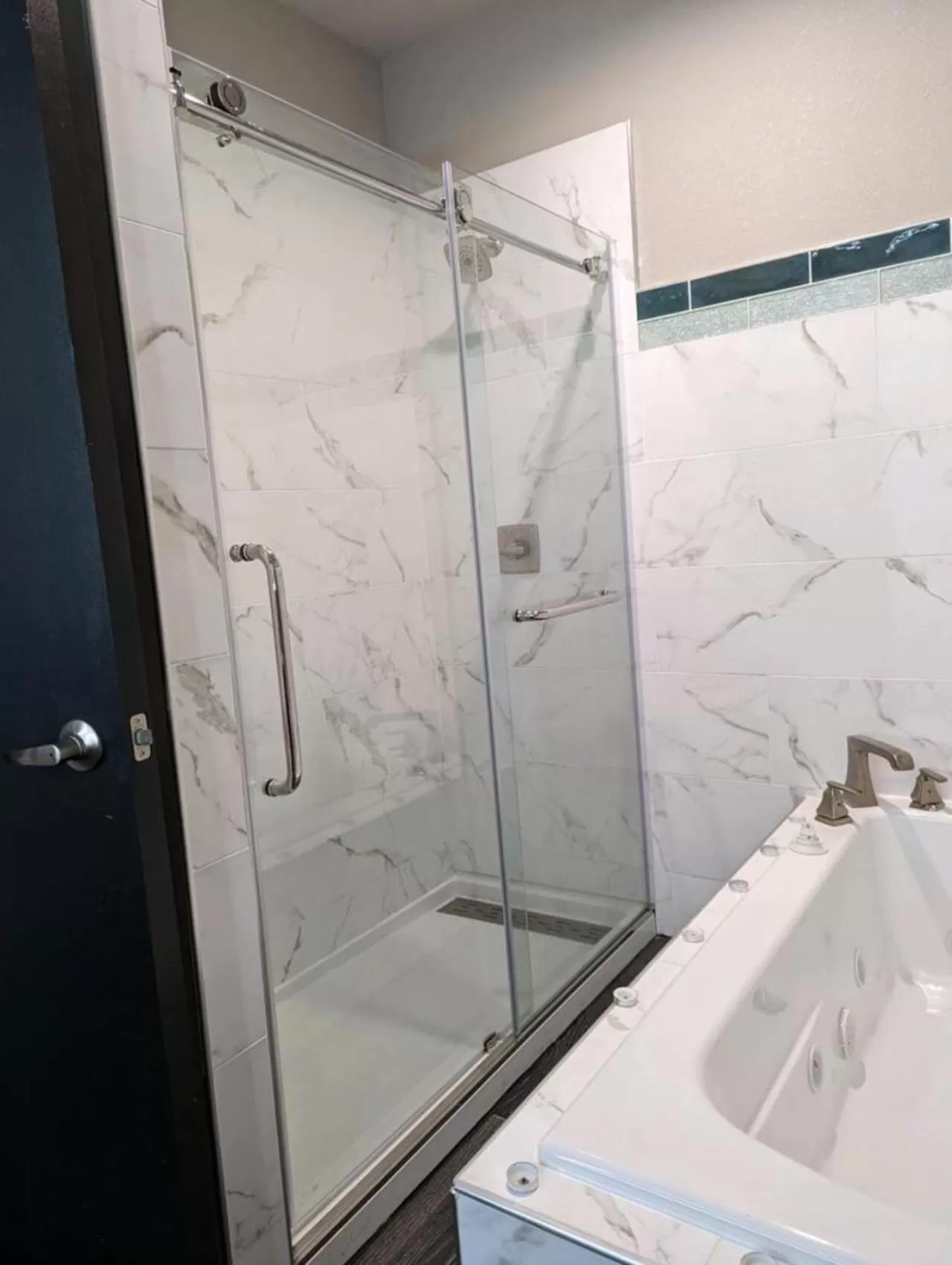 Bathroom in Wingate by Wyndham Biloxi - Ocean Springs