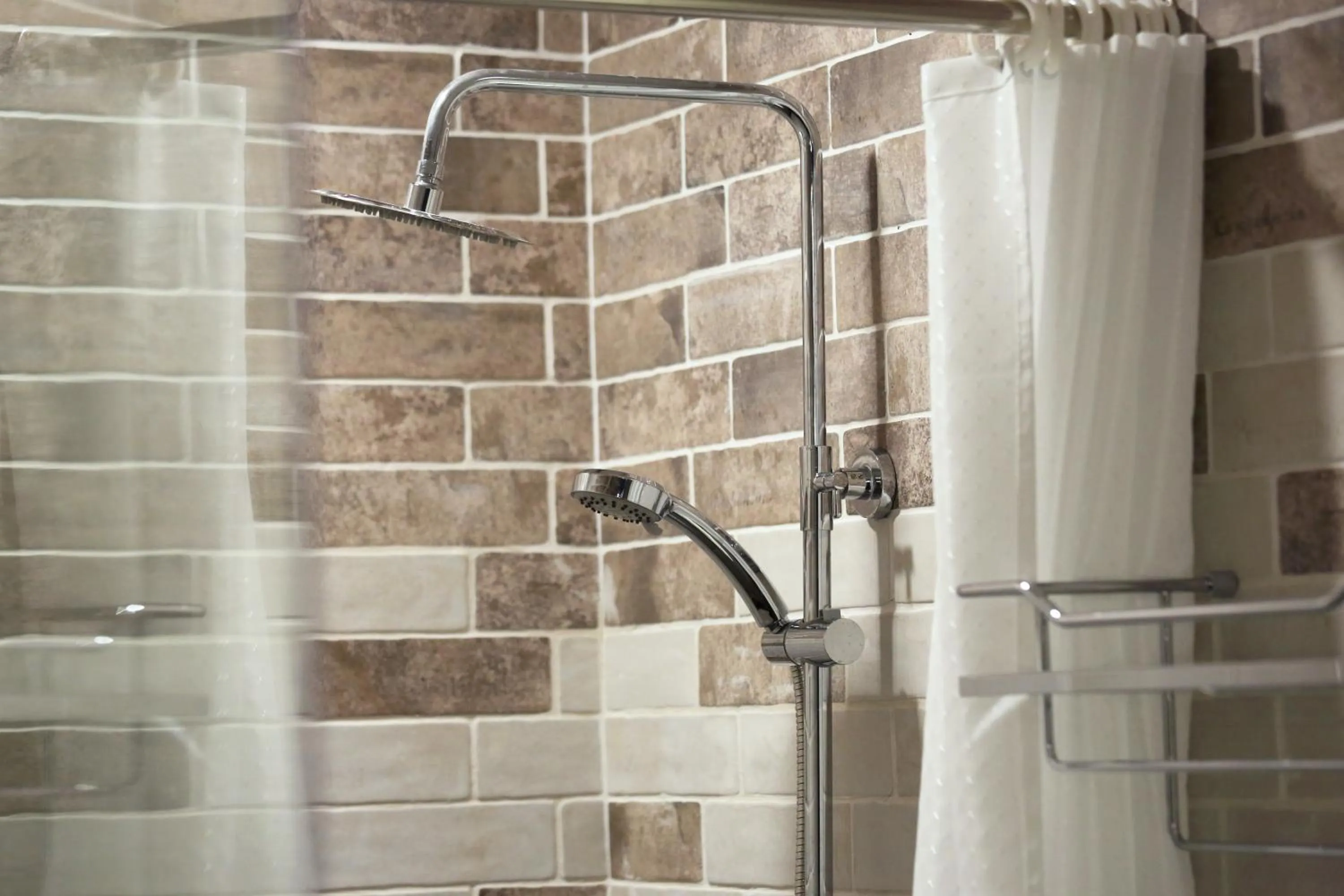 指南針民宿2178 & 工殿民宿2182