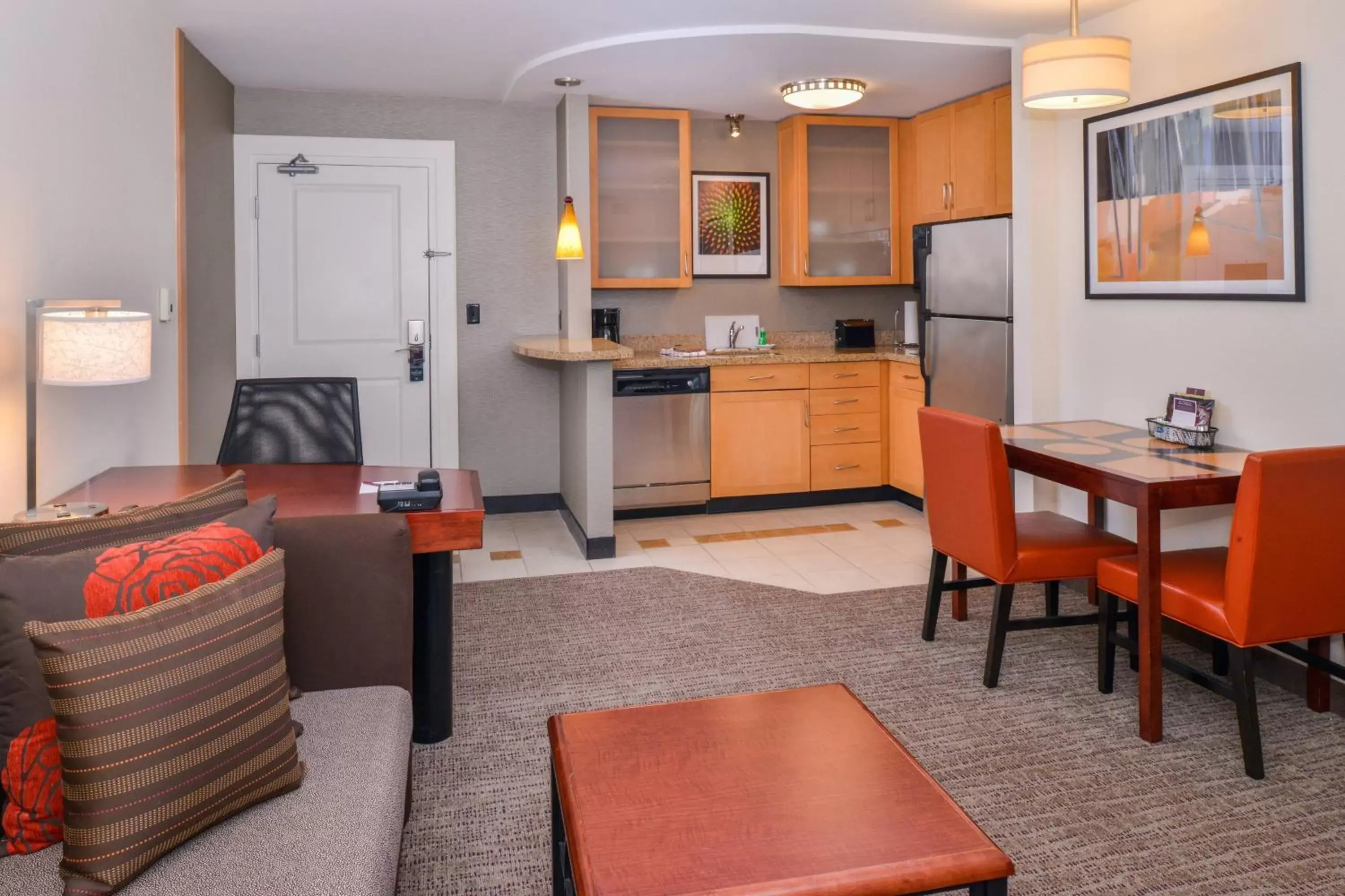 Photo of the whole room, Kitchen/Kitchenette in Residence Inn by Marriott North Conway
