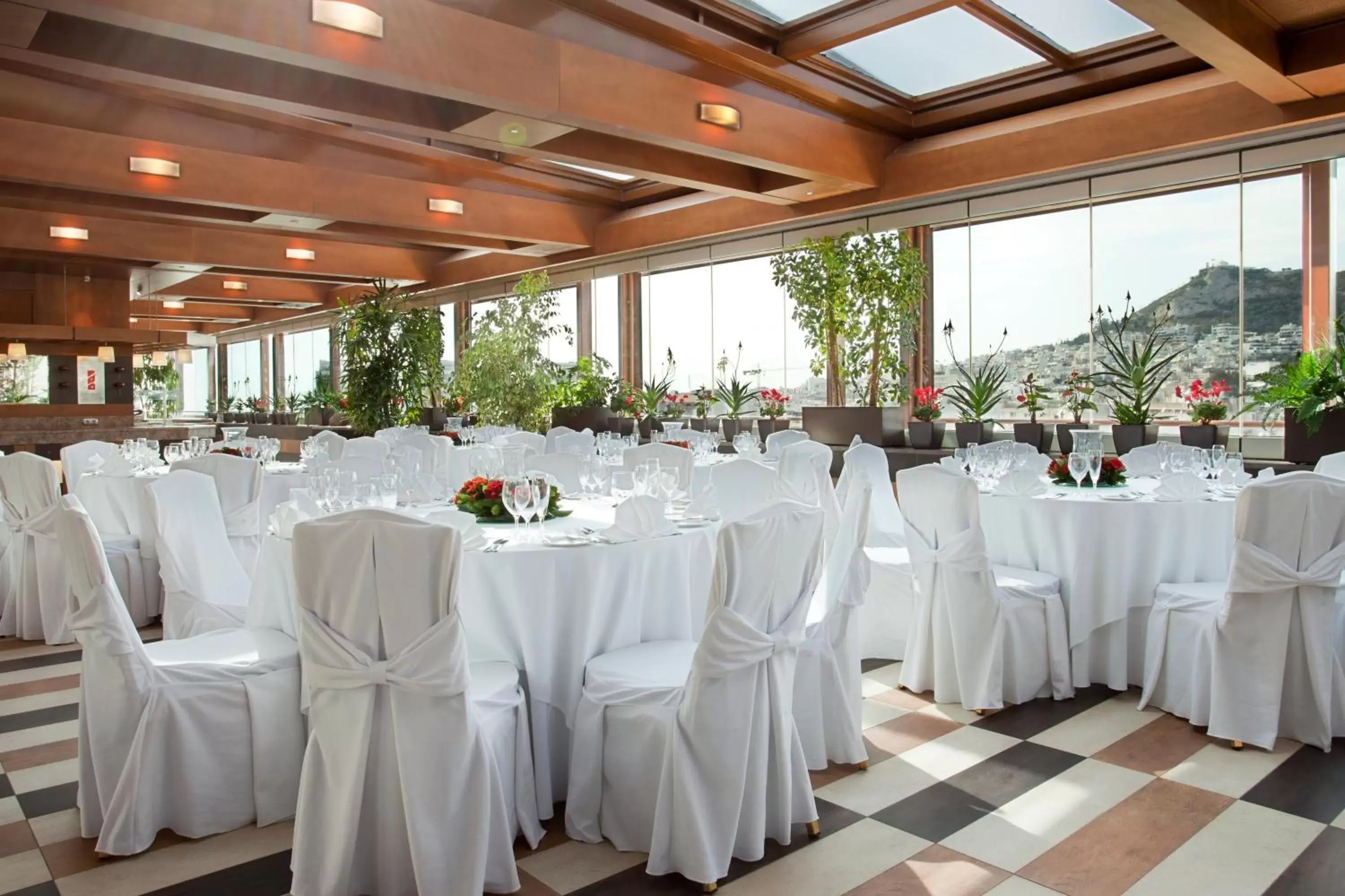Restaurant/places to eat, Banquet Facilities in Crowne Plaza Athens City Centre, an IHG Hotel