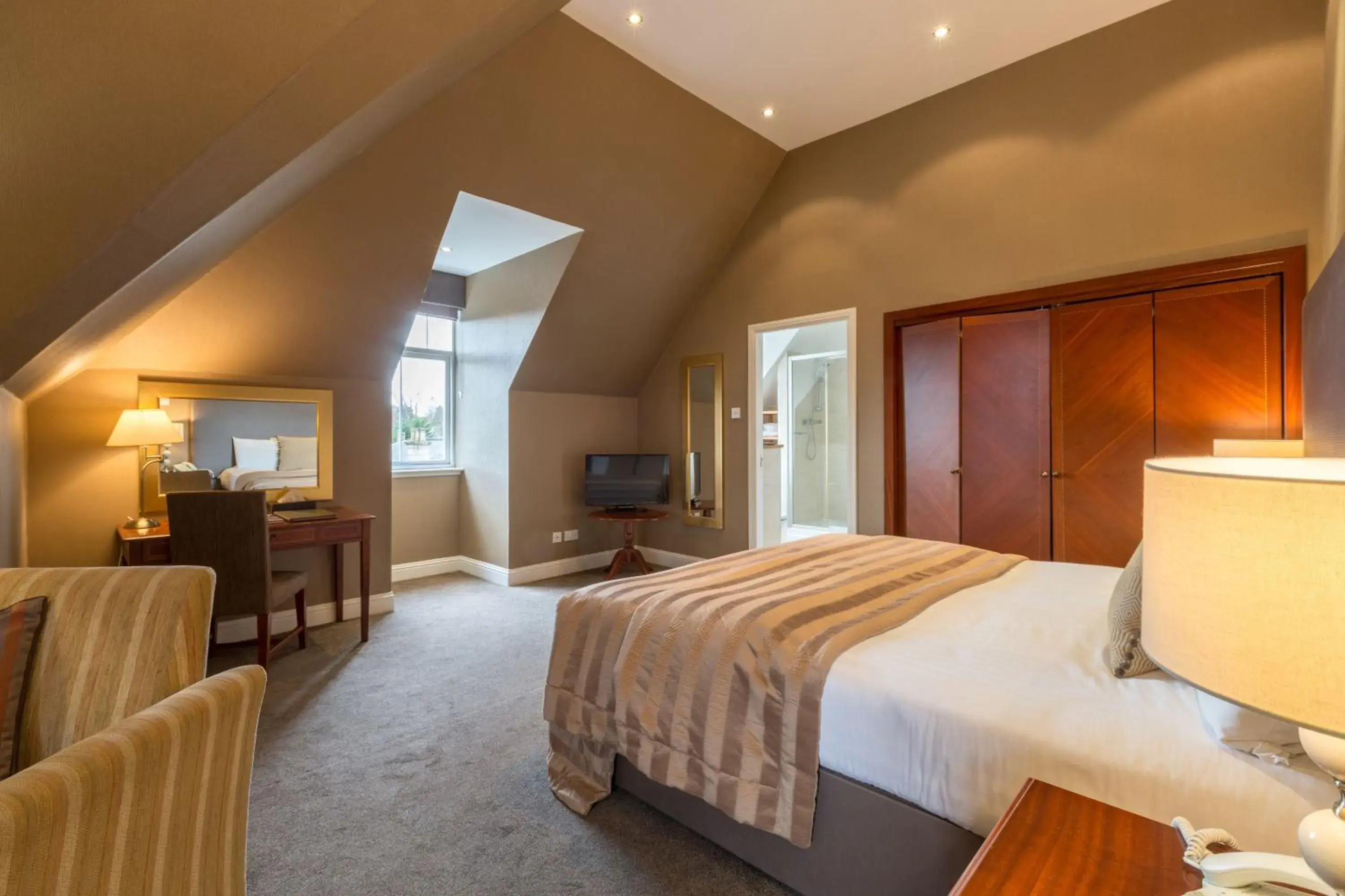 Photo of the whole room, Bed in Sherbrooke Castle Hotel Photo of the whole room, Bed in Sherbrooke Castle Hotel