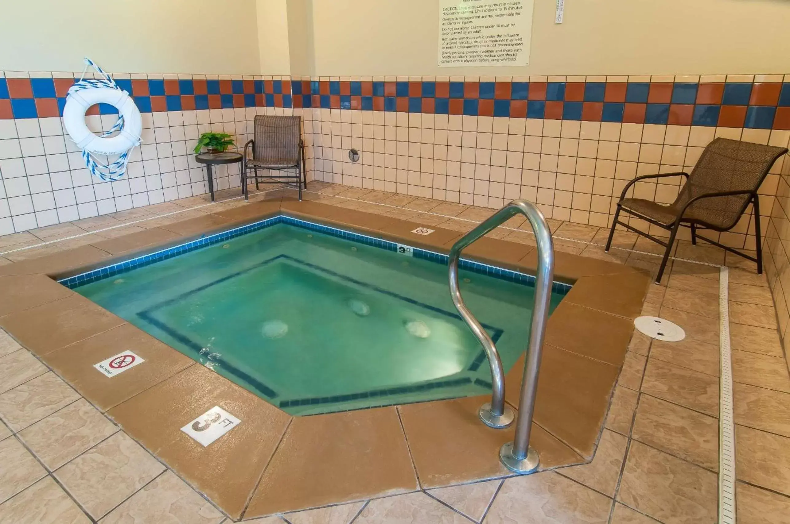 Pool view, Swimming Pool in Hampton Inn Boise - Airport