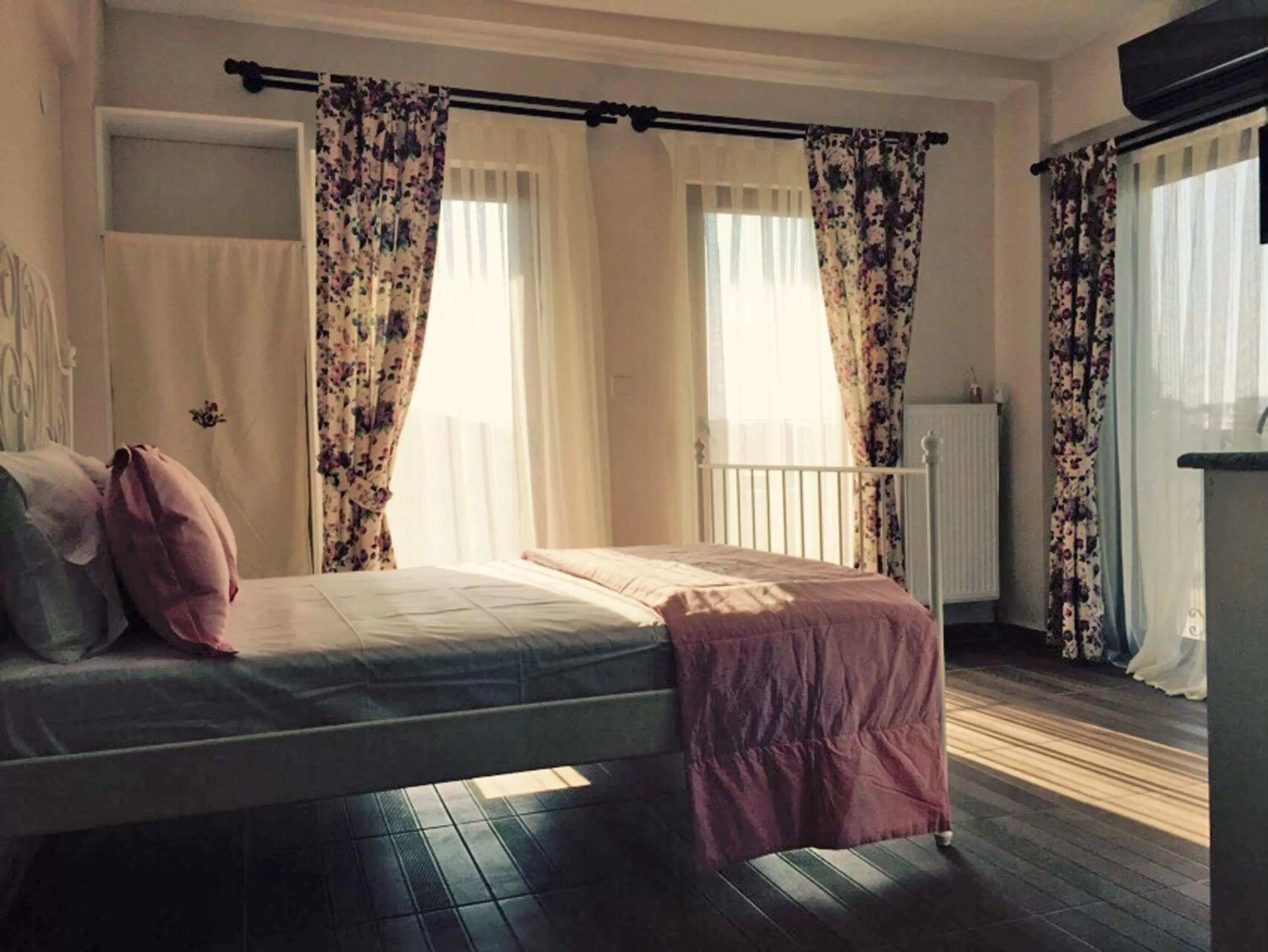 Photo of the whole room, Bed in Ede Apart Otel