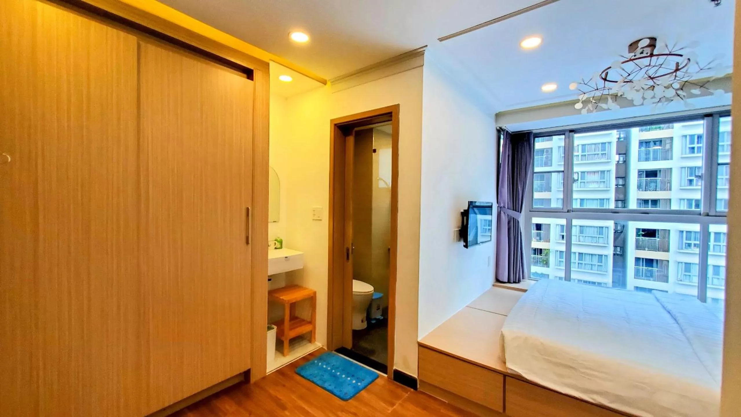 Bed in Scenic Valley Suite