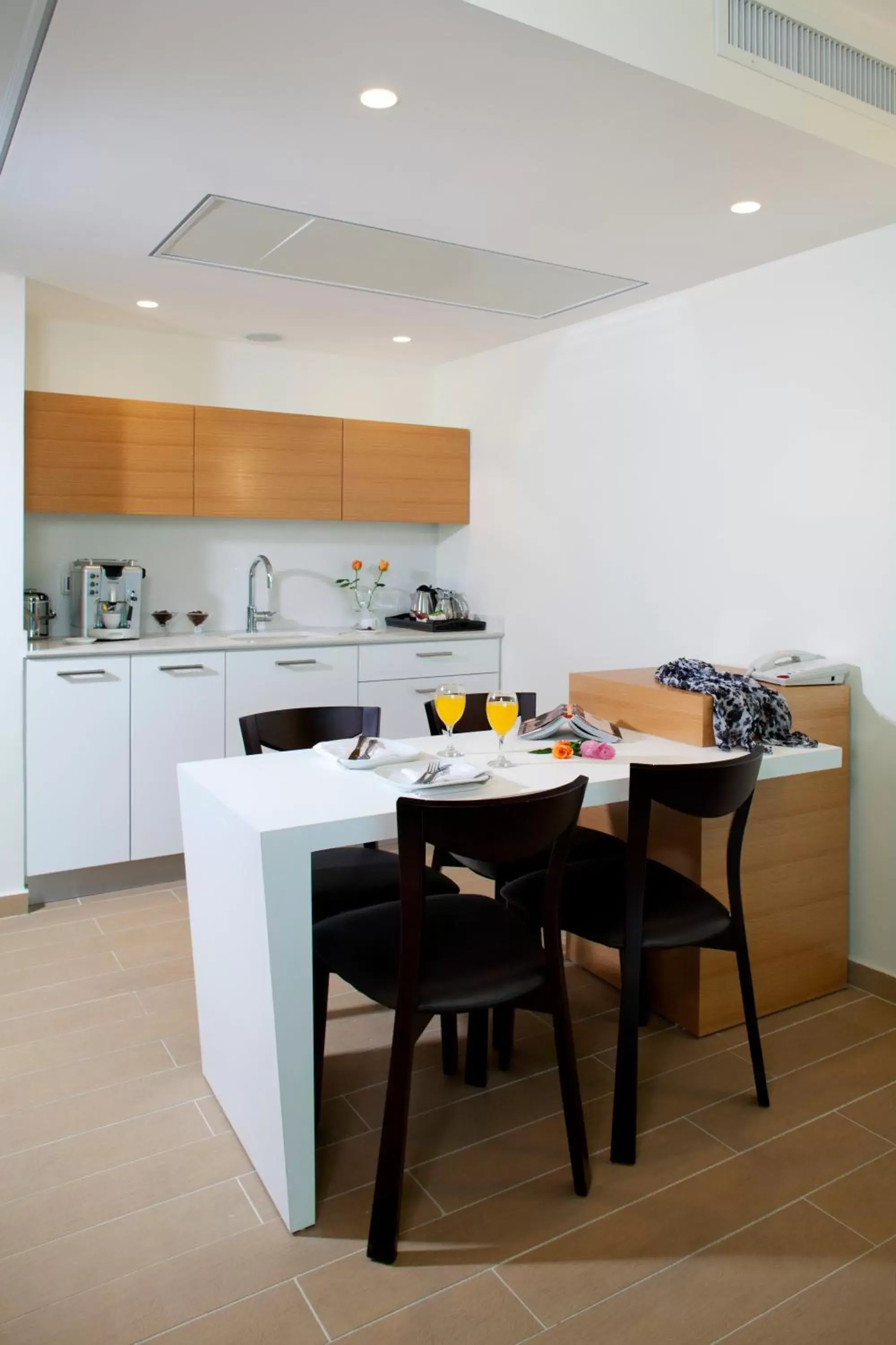 Kitchen or kitchenette, Kitchen/Kitchenette in West All Suites Hotel Ashdod