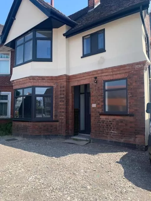 Property building in Newly refurbished studio, great location 8 studios