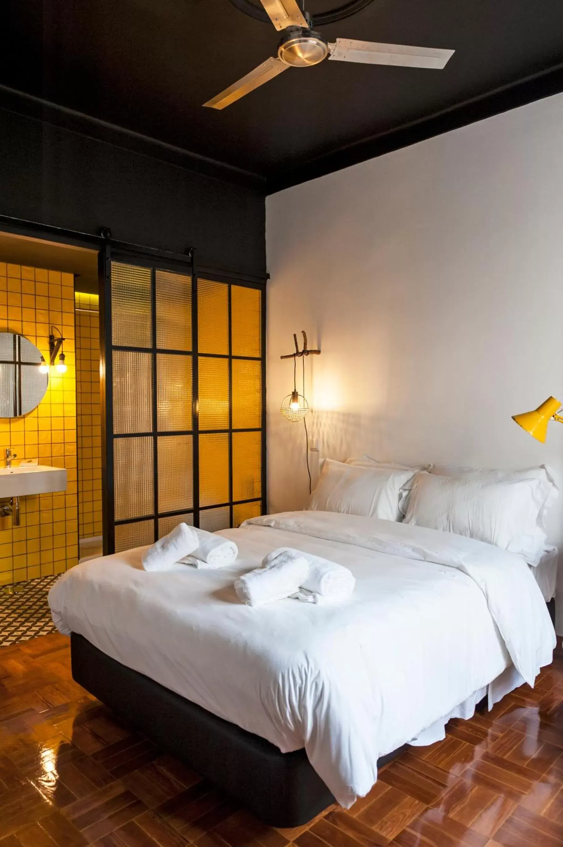 Standard Double Room in Lemon Tree Stay Standard Double Room in Lemon Tree Stay