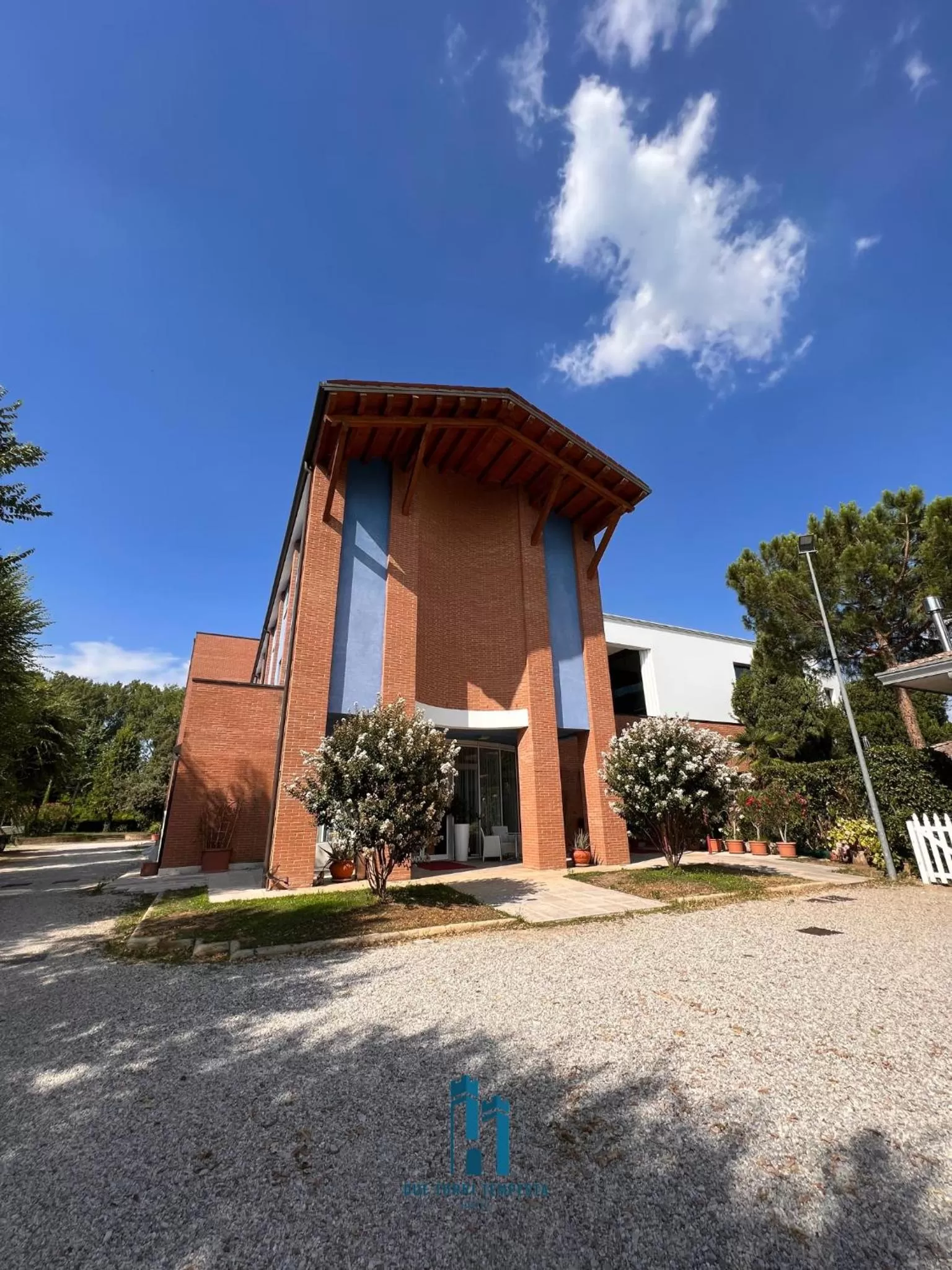 Property building in Hotel Due Torri Tempesta