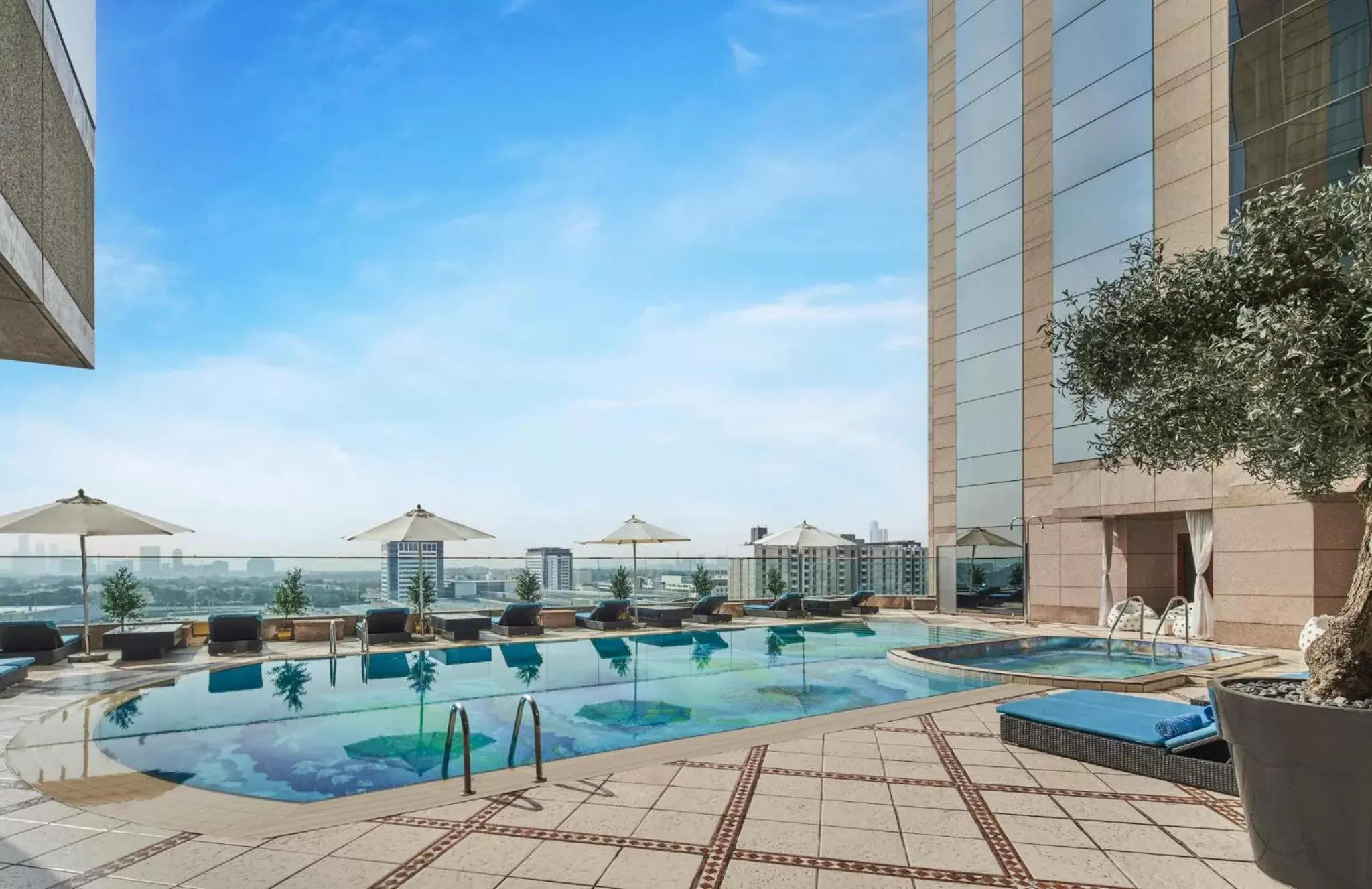 Pool view, Swimming Pool in Fairmont Dubai