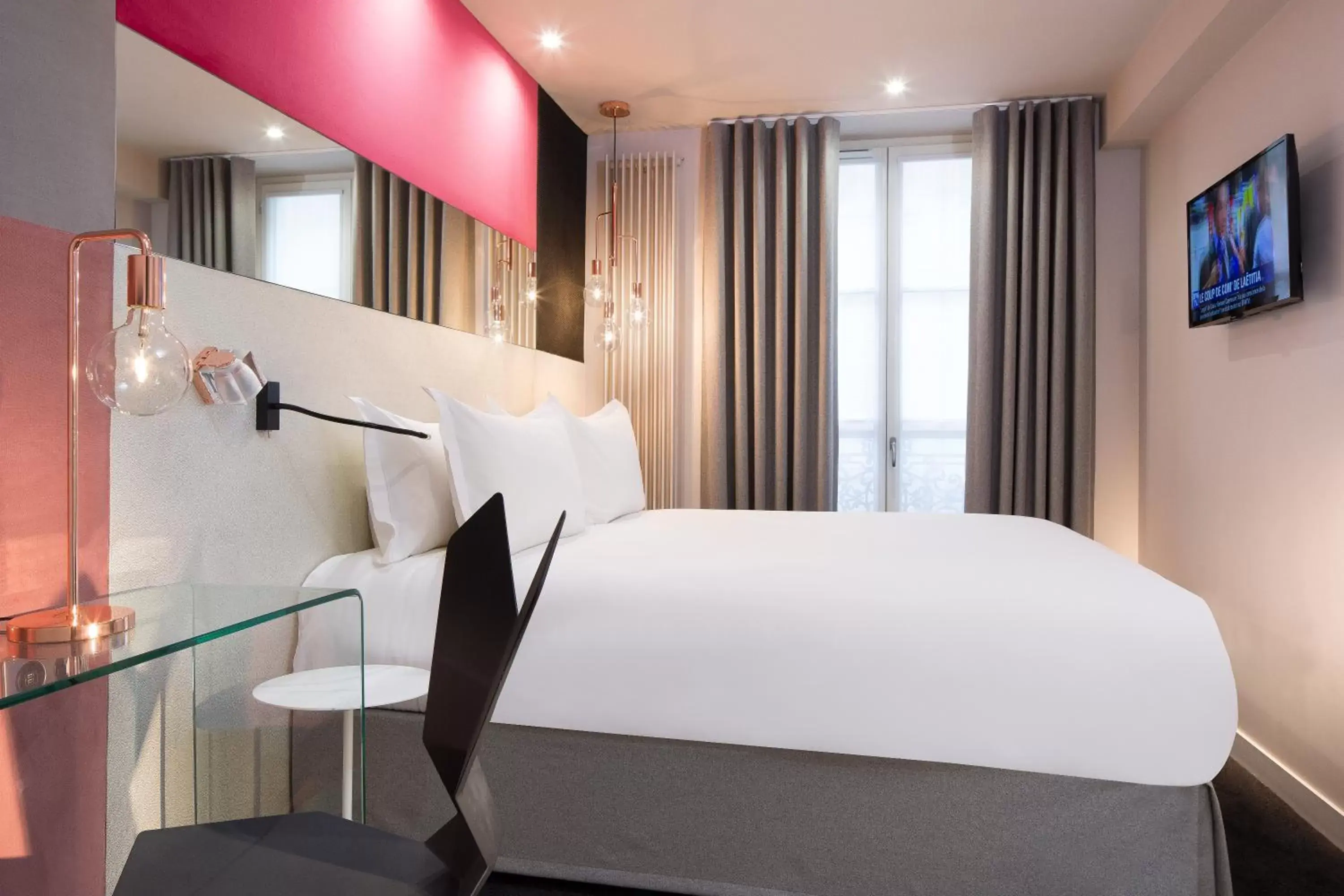 TV and multimedia, Room Photo in Hotel Duette Paris