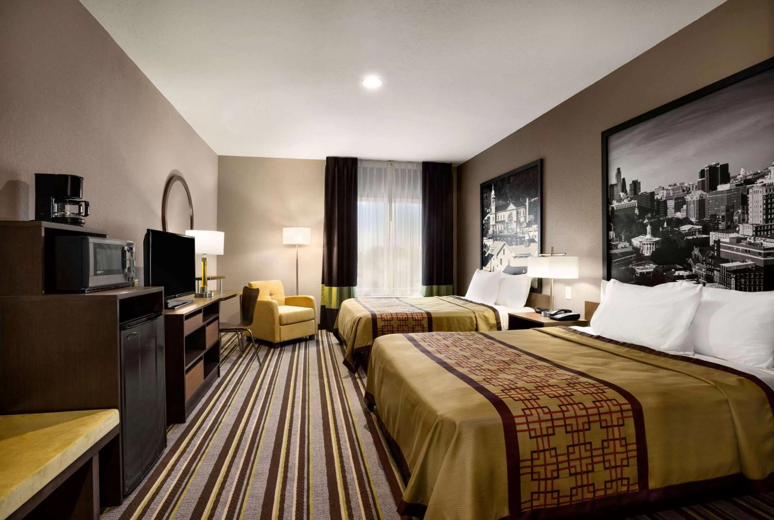 Photo of the whole room, Bed in Super 8 by Wyndham Hershey Chocolate Avenue