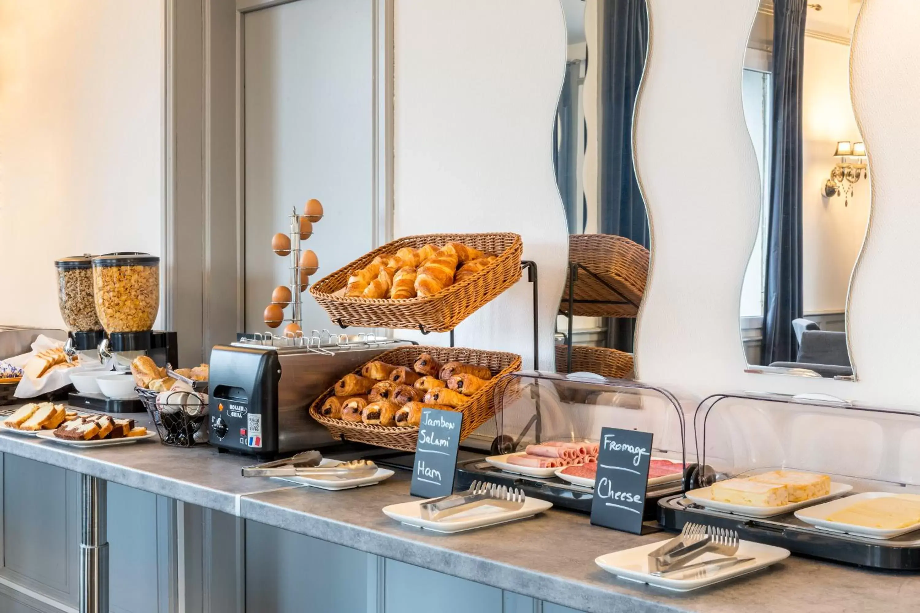 Buffet breakfast, Food in Sure Hotel by Best Western Port Jérome - Le Havre