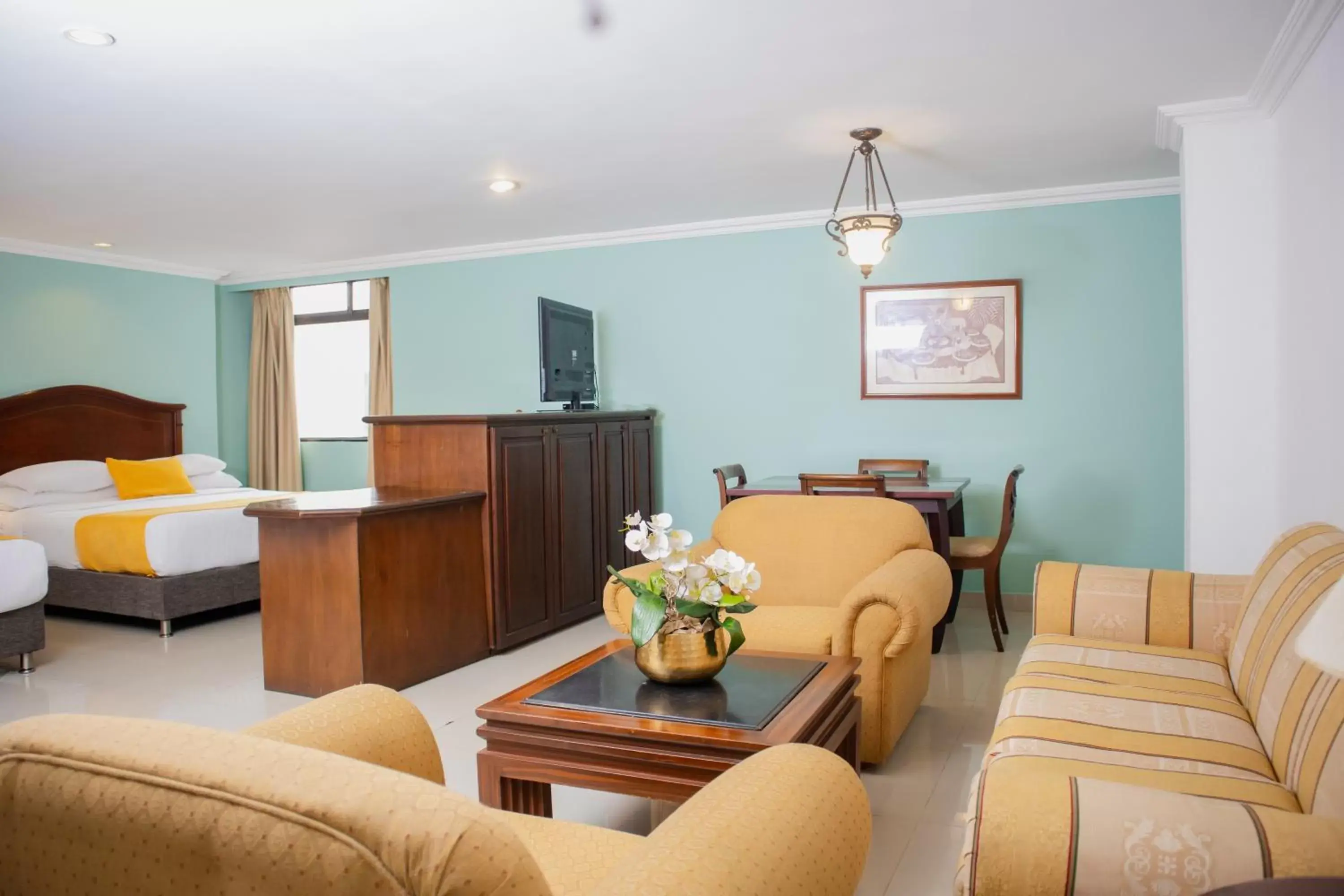 Bed, Seating Area in Hotel Faranda Express Puerta del Sol Barranquilla