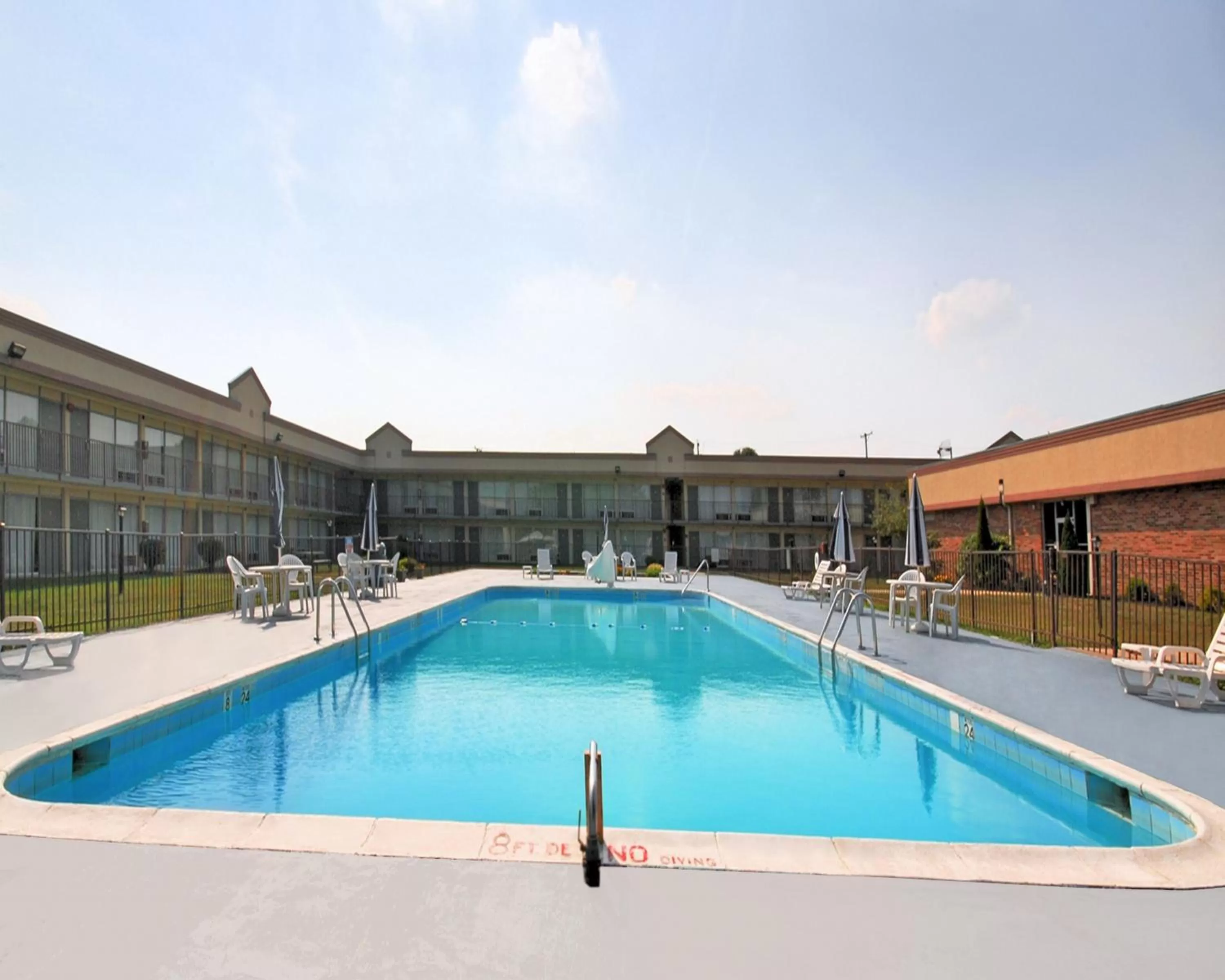 Swimming pool in Quality Inn & Suites York East