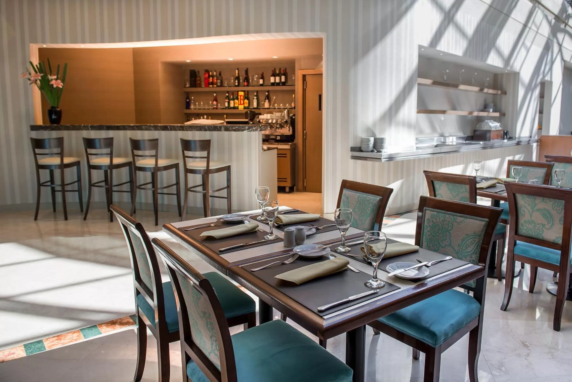 Restaurant/places to eat in Howard Johnson Plaza by Wyndham Buenos Aires Florida Street