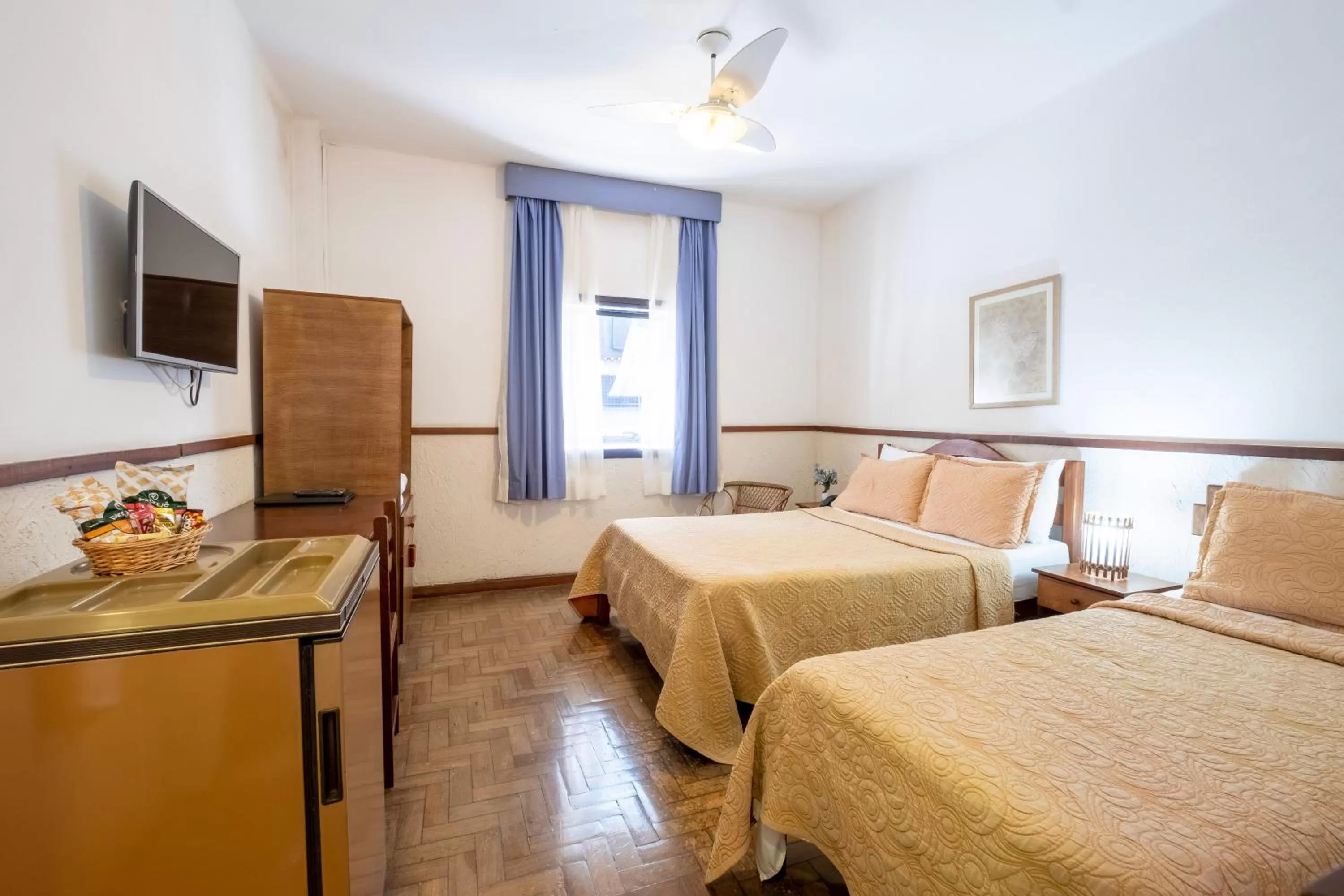 Bedroom, Bed in Hotel Mount Everest