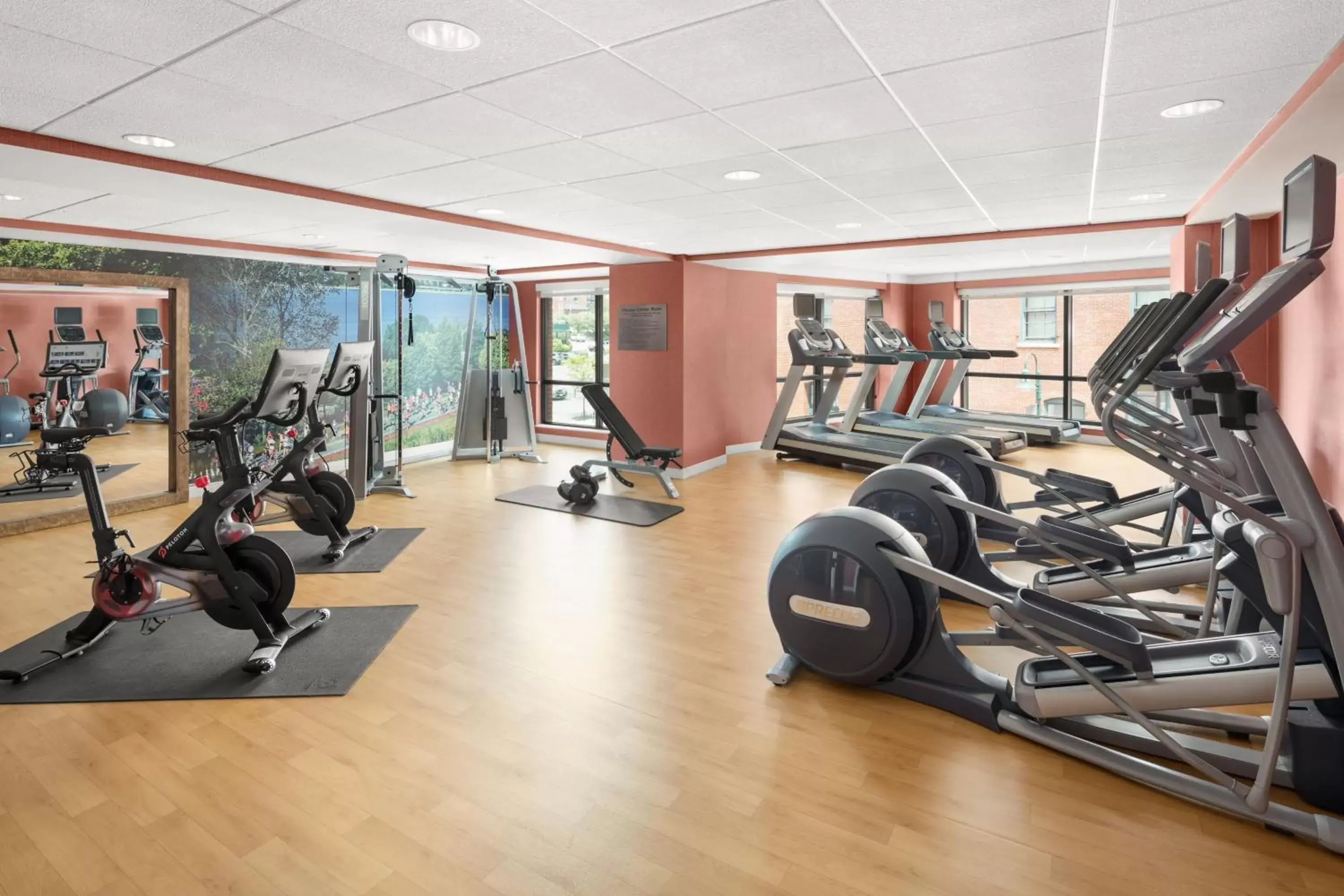 Fitness centre/facilities, Fitness Center/Facilities in Courtyard by Marriott Portland Downtown/Waterfront