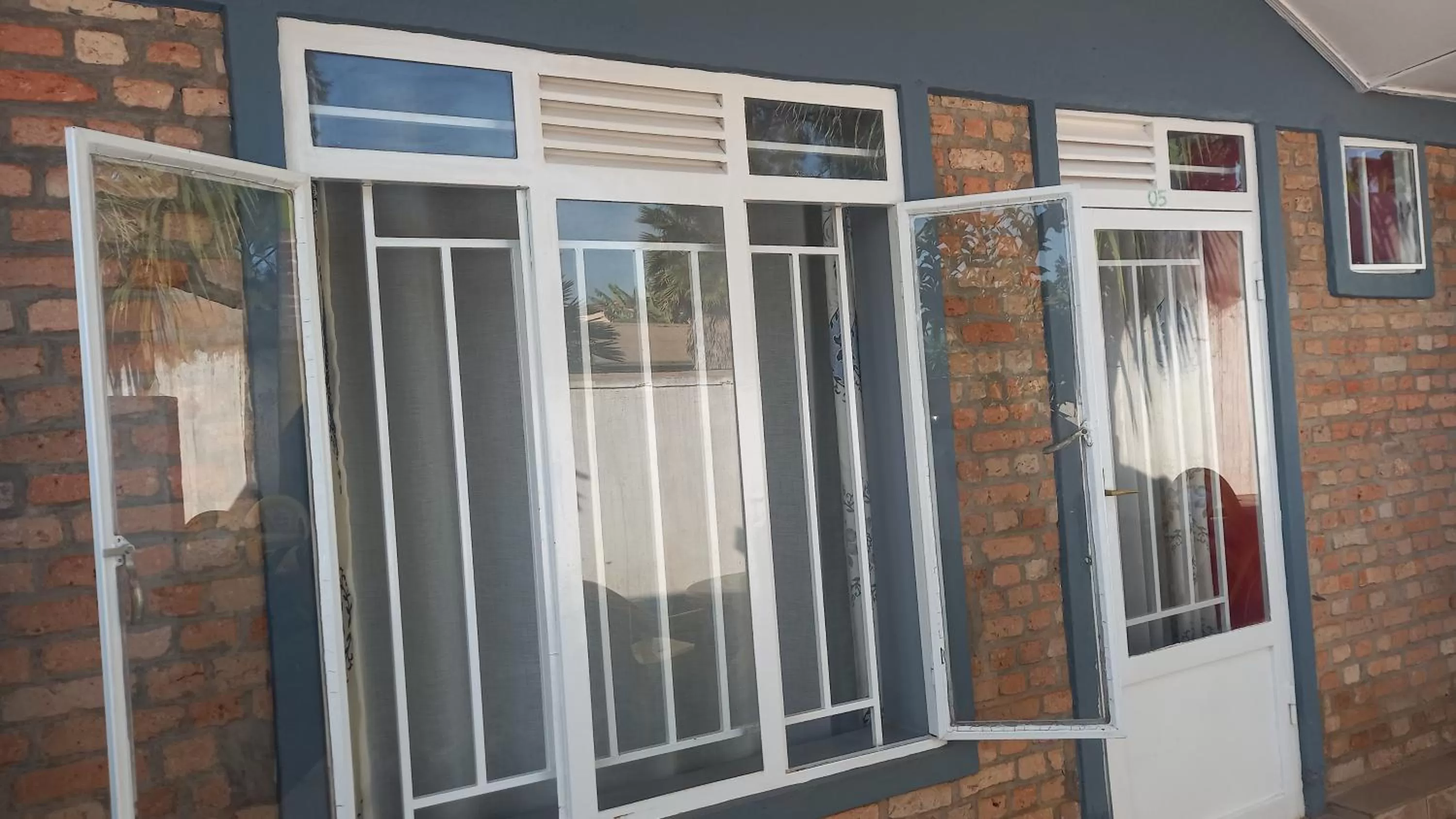 Tommy's Budget Rooms