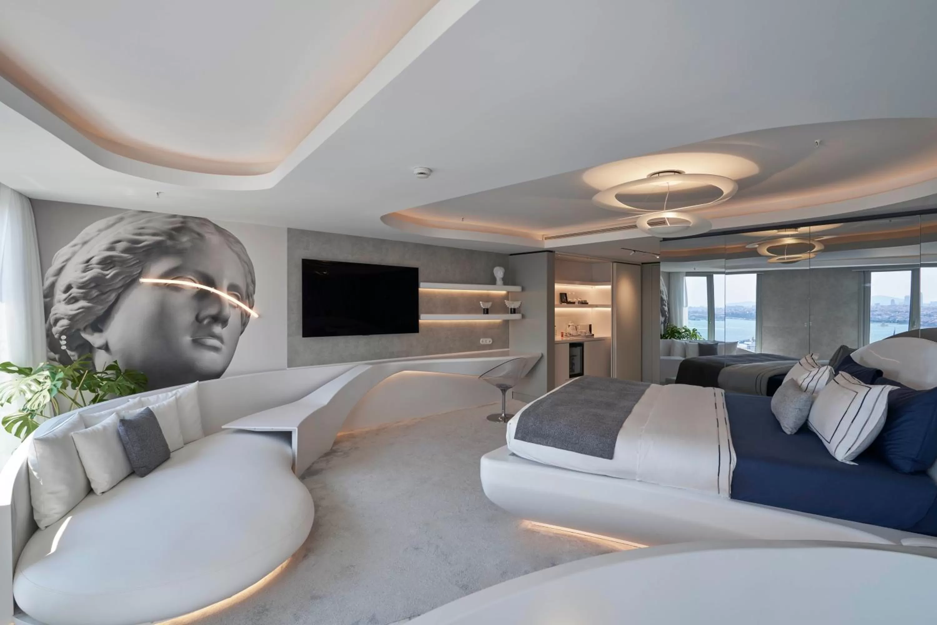 Photo of the whole room in Richmond Istanbul