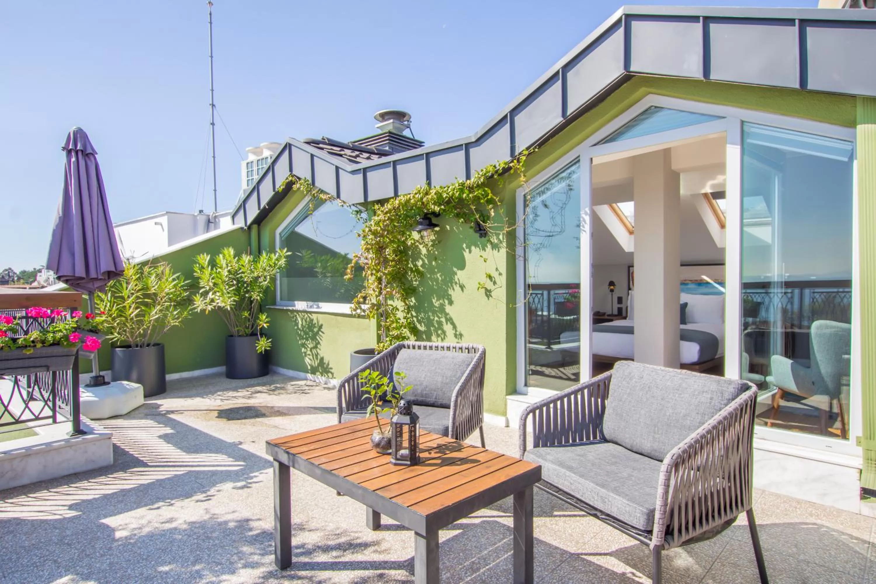 Balcony/Terrace in Hotel Poem