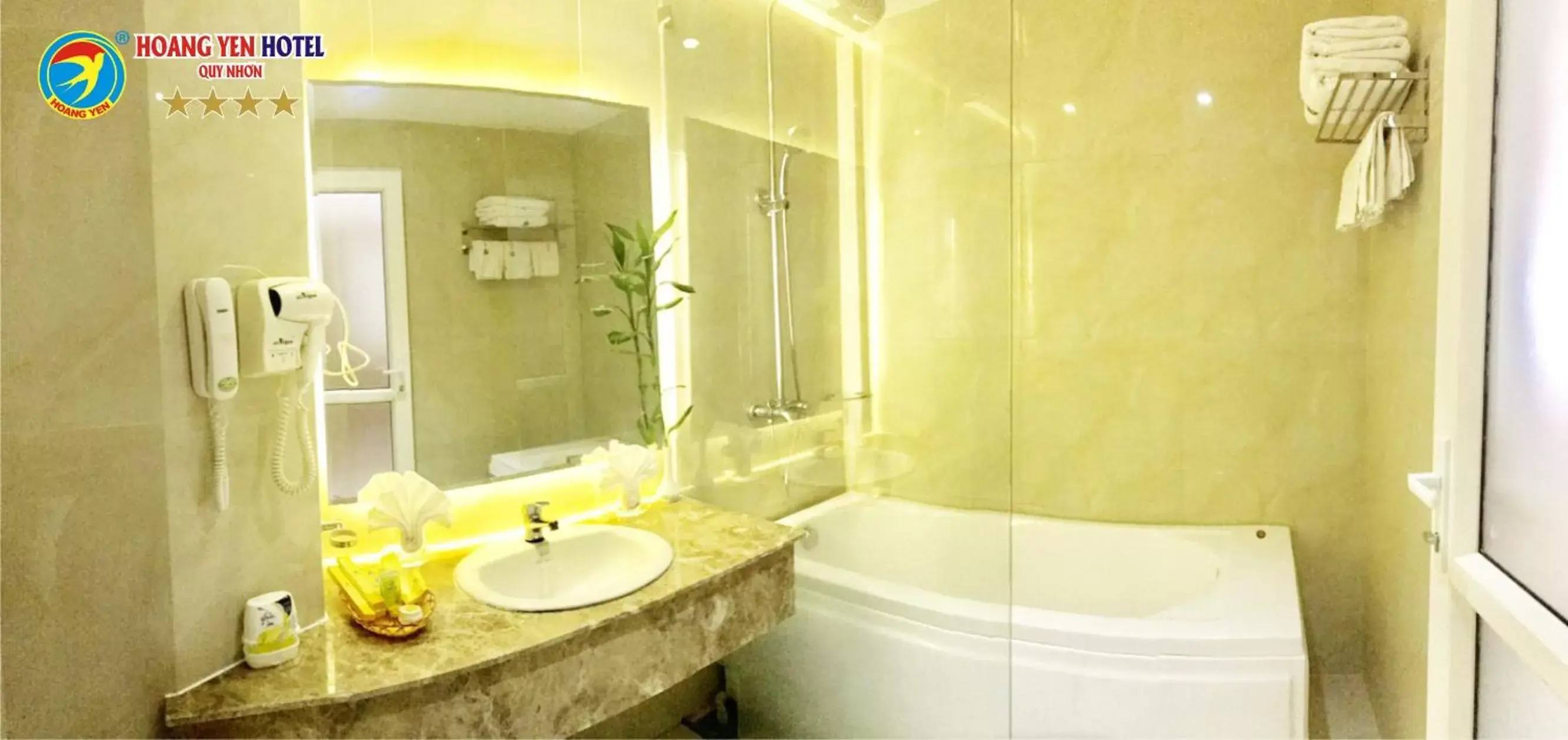 Bathroom in Hoang Yen Hotel