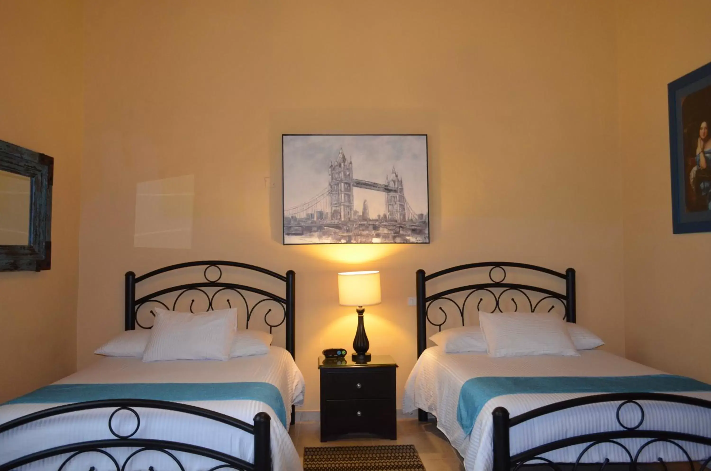 Photo of the whole room, Bed in Hotel del Capitán de Puebla