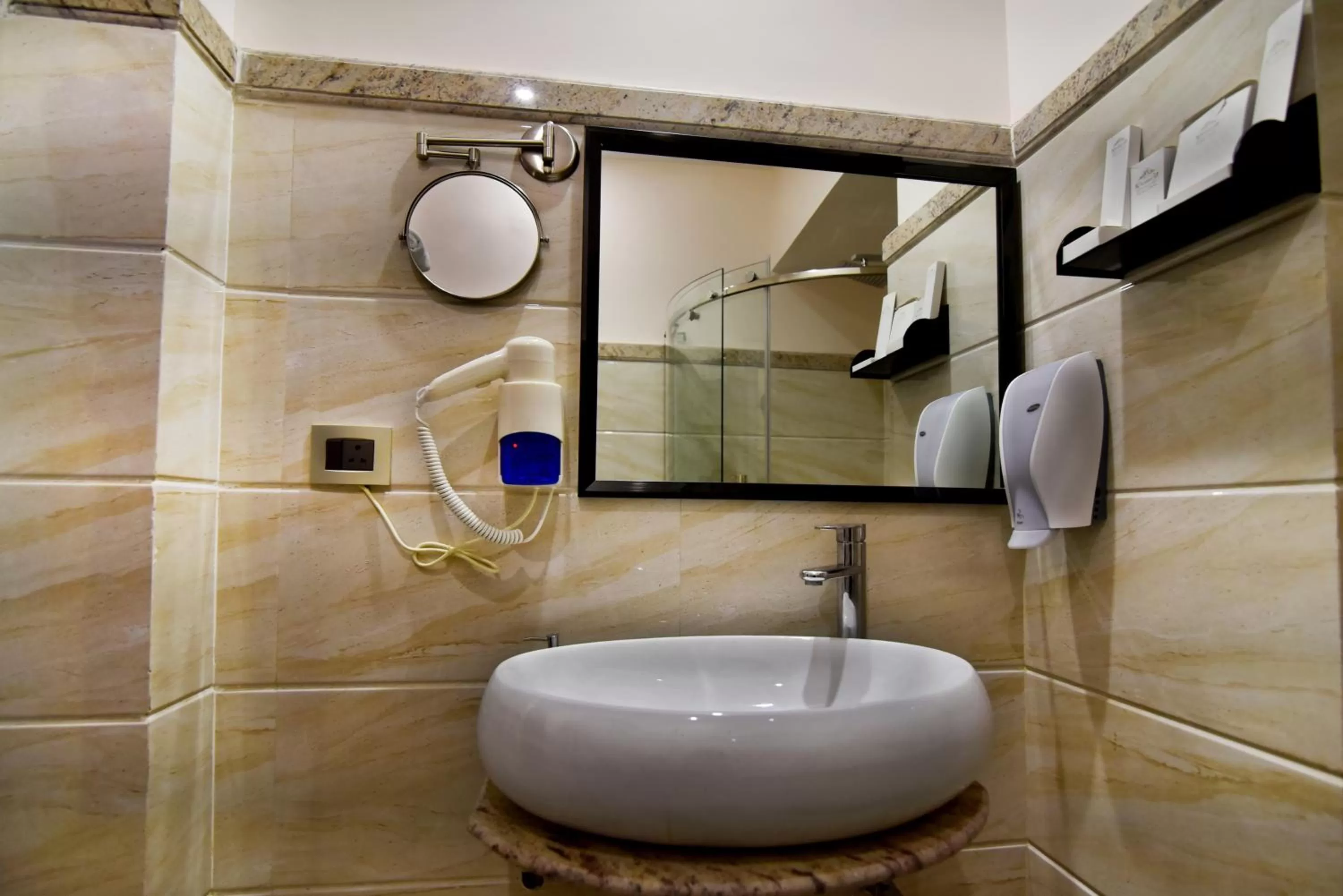 Bathroom in Hotel Kama International