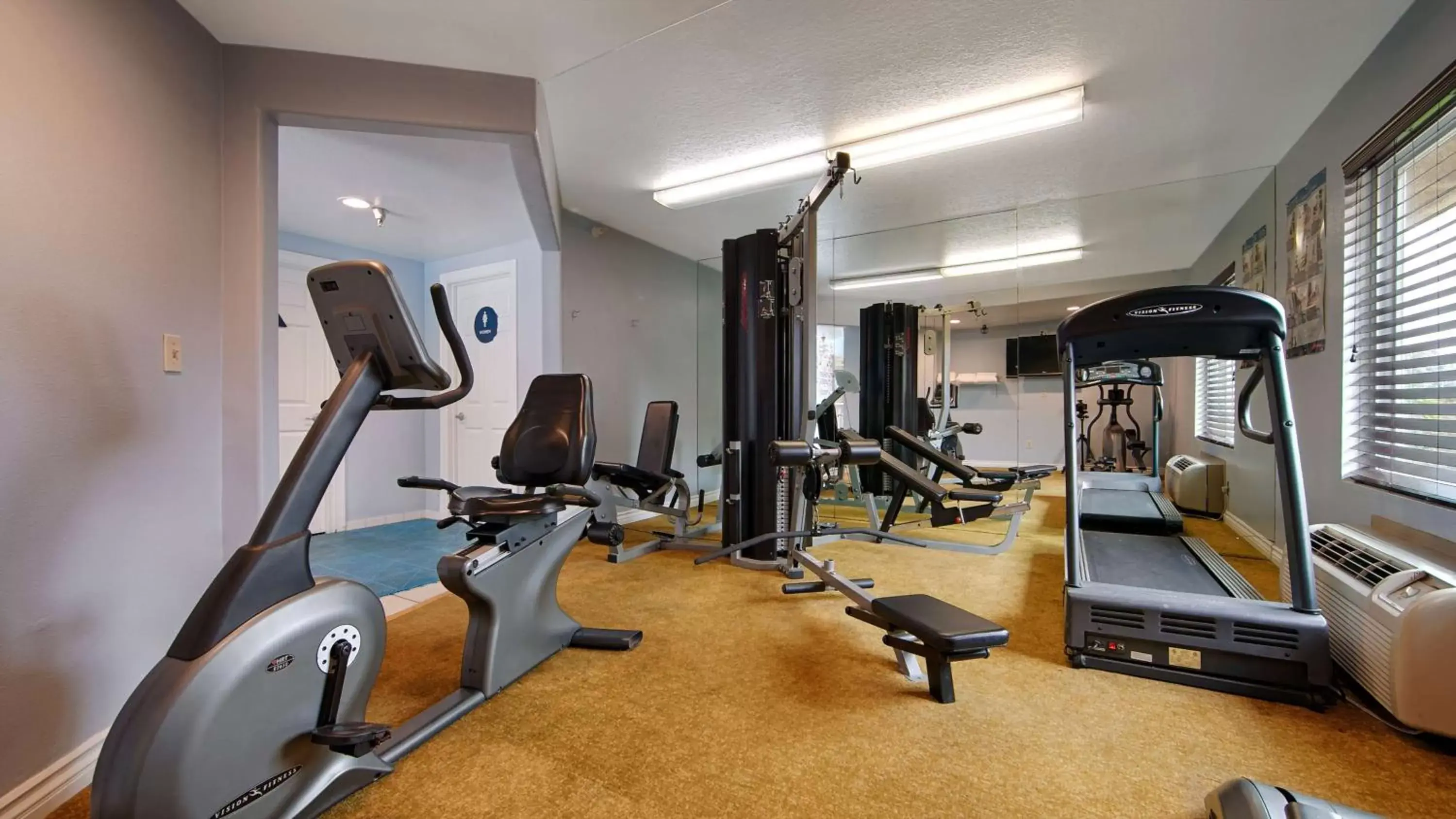 Fitness centre/facilities in Best Western Plus Newport Mesa Inn