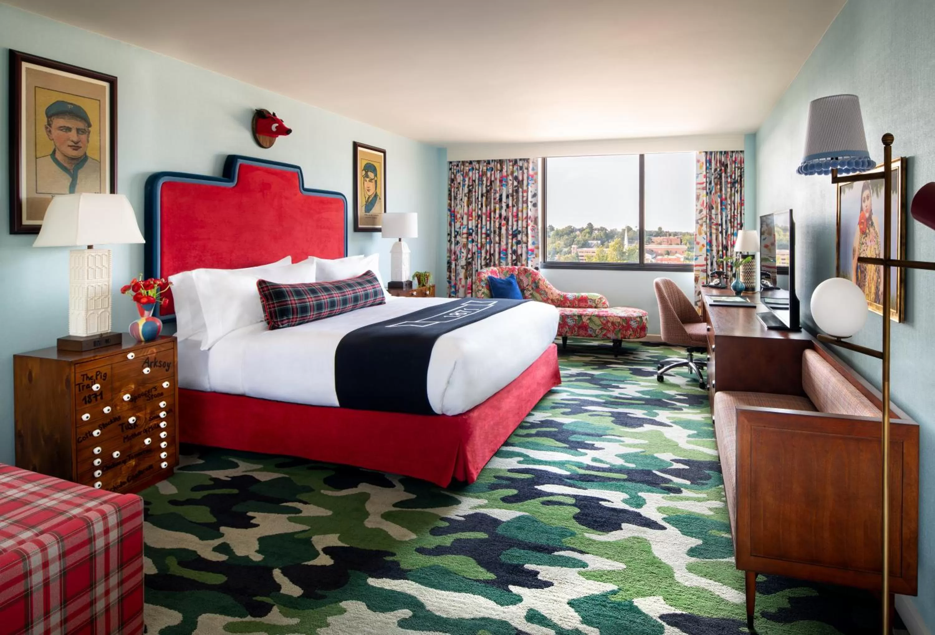 Photo of the whole room, Bed in Graduate by Hilton Fayetteville, AR