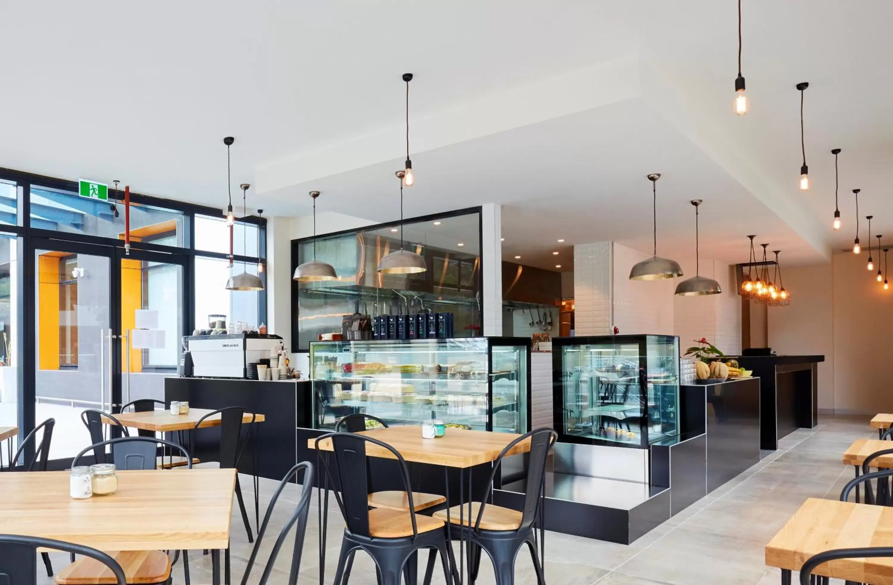 Restaurant/Places to Eat in Holiday Inn Express Sydney Macquarie Park, an IHG Hotel